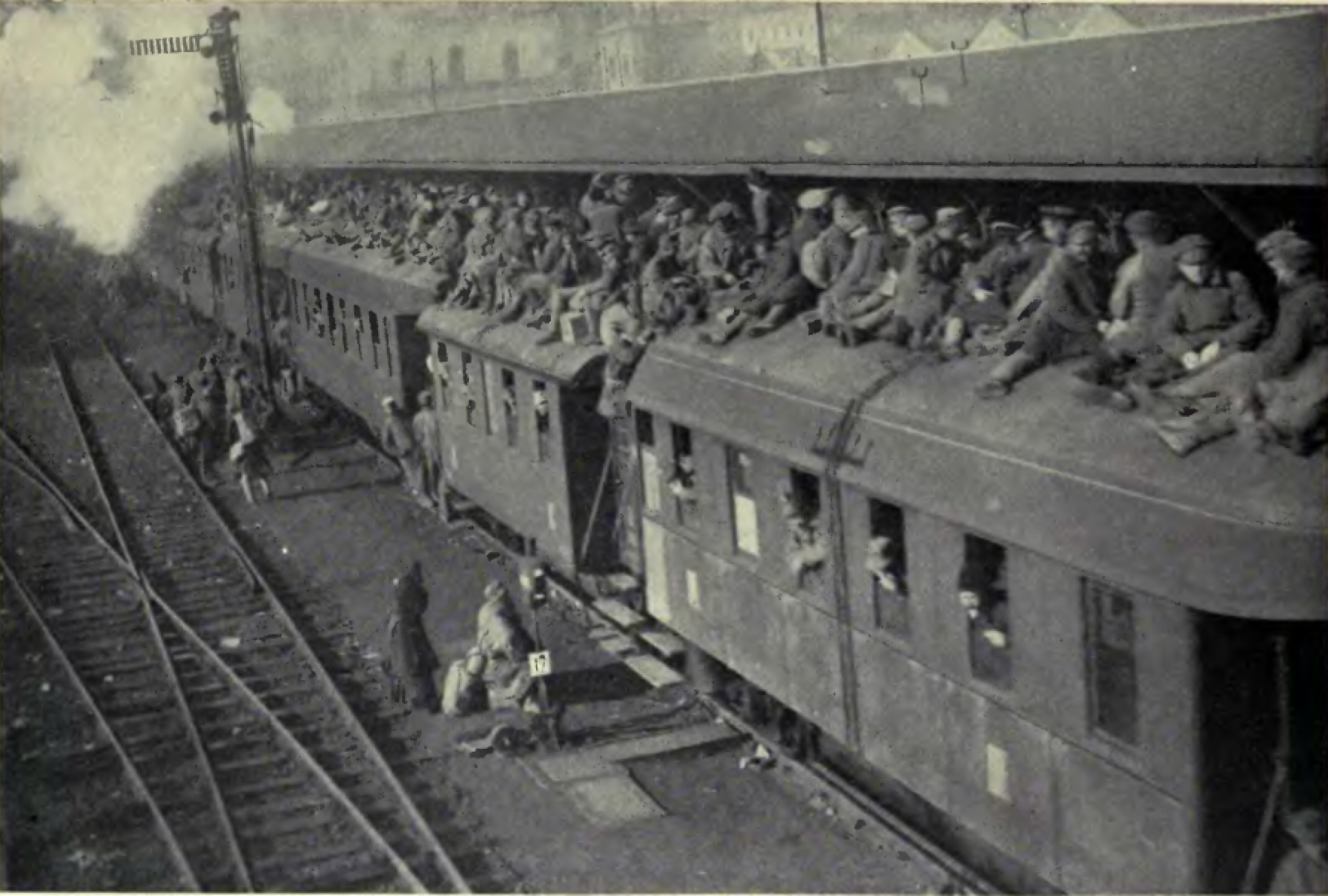 Первая австрийская республика. Революция в Австро-Венгрии 1918. Австро Венгрия 1918. Австро венгерская революция 1918. Венгрия в 1919 году.