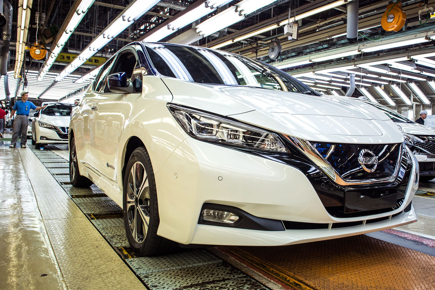 Forradalom helyett fejlődés, jön az új villanyos Nissan Leaf