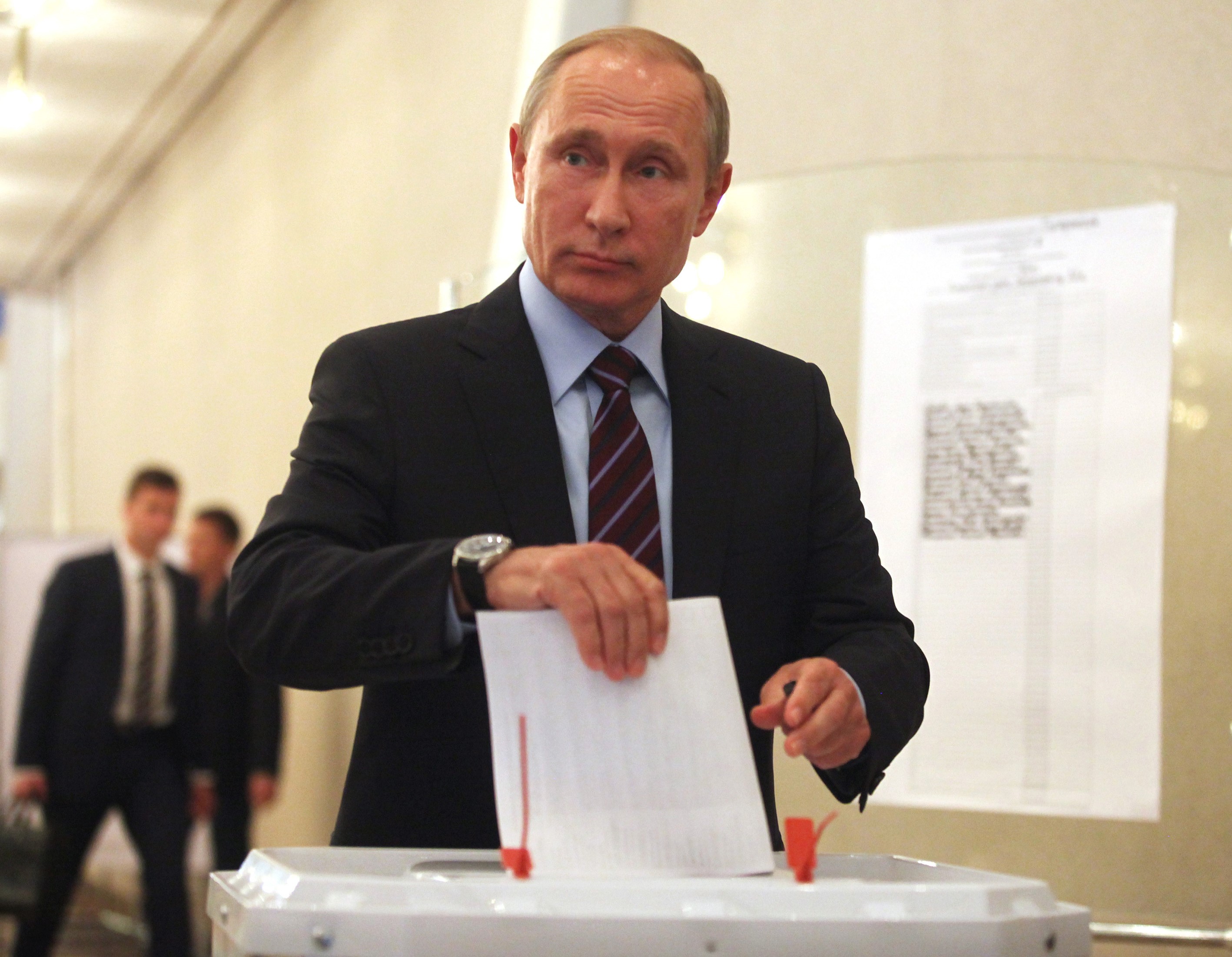 A Reuters megszámolta, hogy 256-an szavaztak egy orosz szavazóhelyiségben. A hivatalos eredményben ehhez képest 1867 szavazó szerepelt