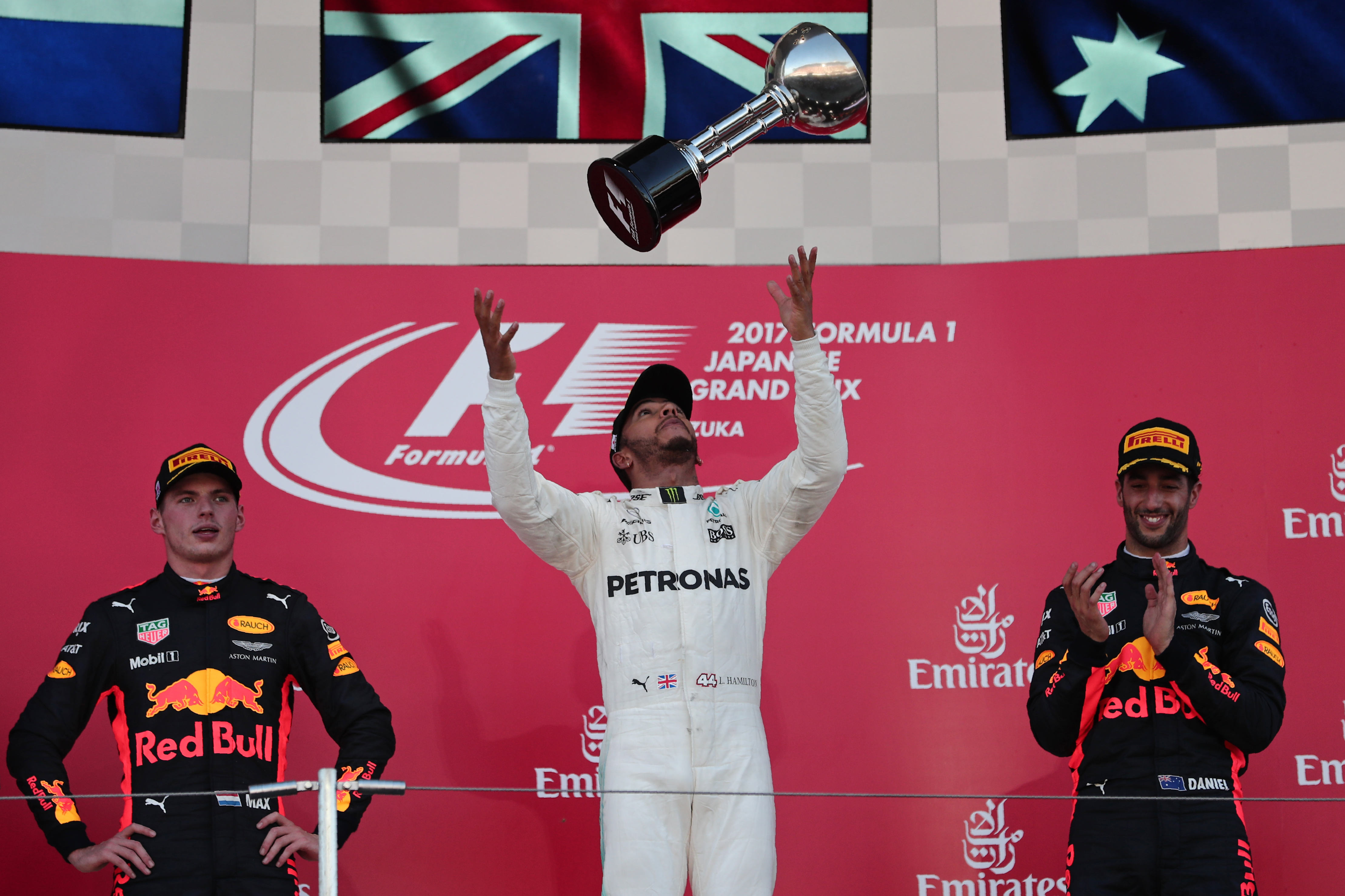 Lewis Hamilton nyert Szuzukában