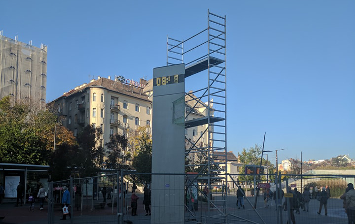 Váratlan: beszart a Moszkva téri óra