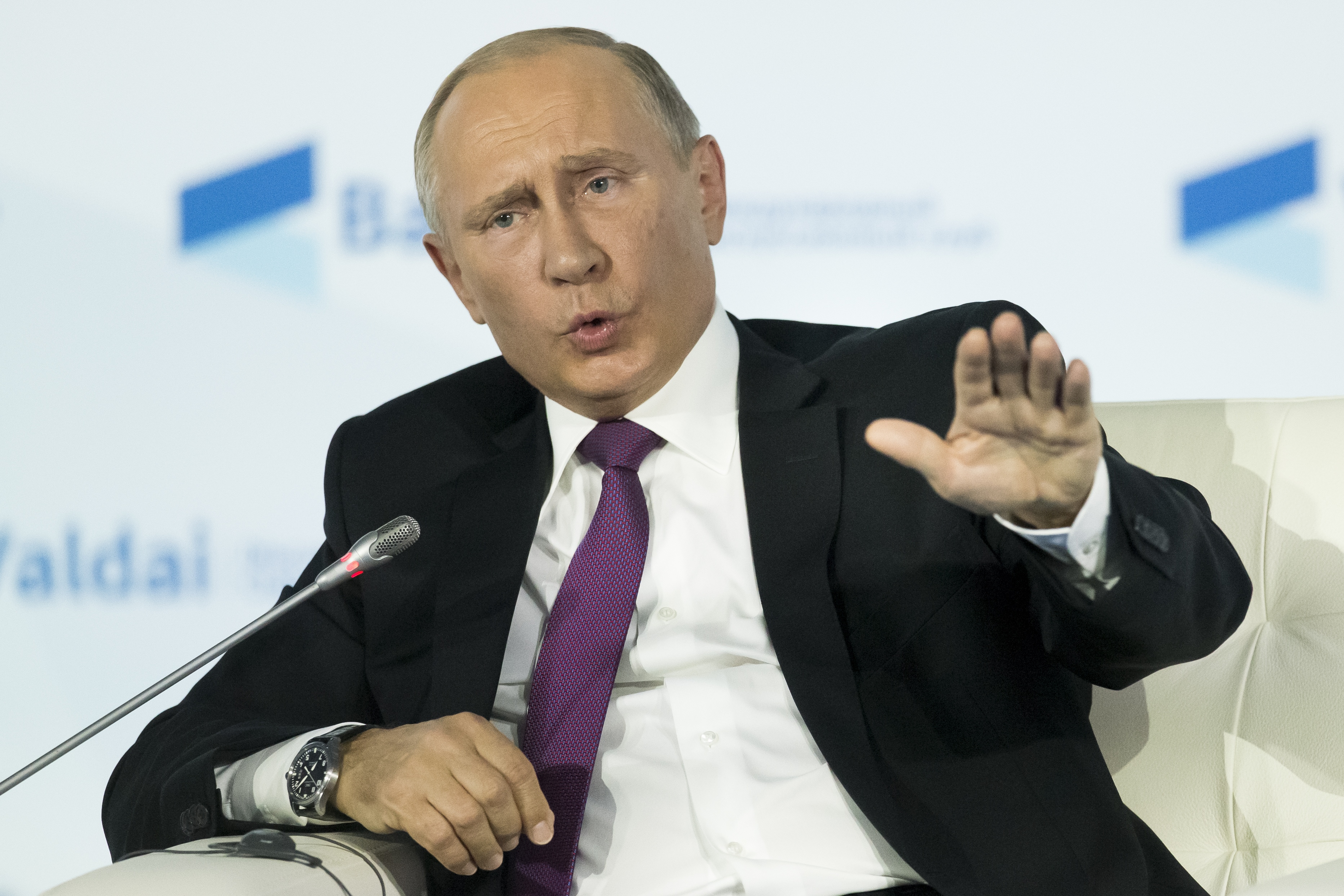 Lesajnálás: Putyin szerint az amerikaiaknak jobban kellene tisztelniük Trumpot