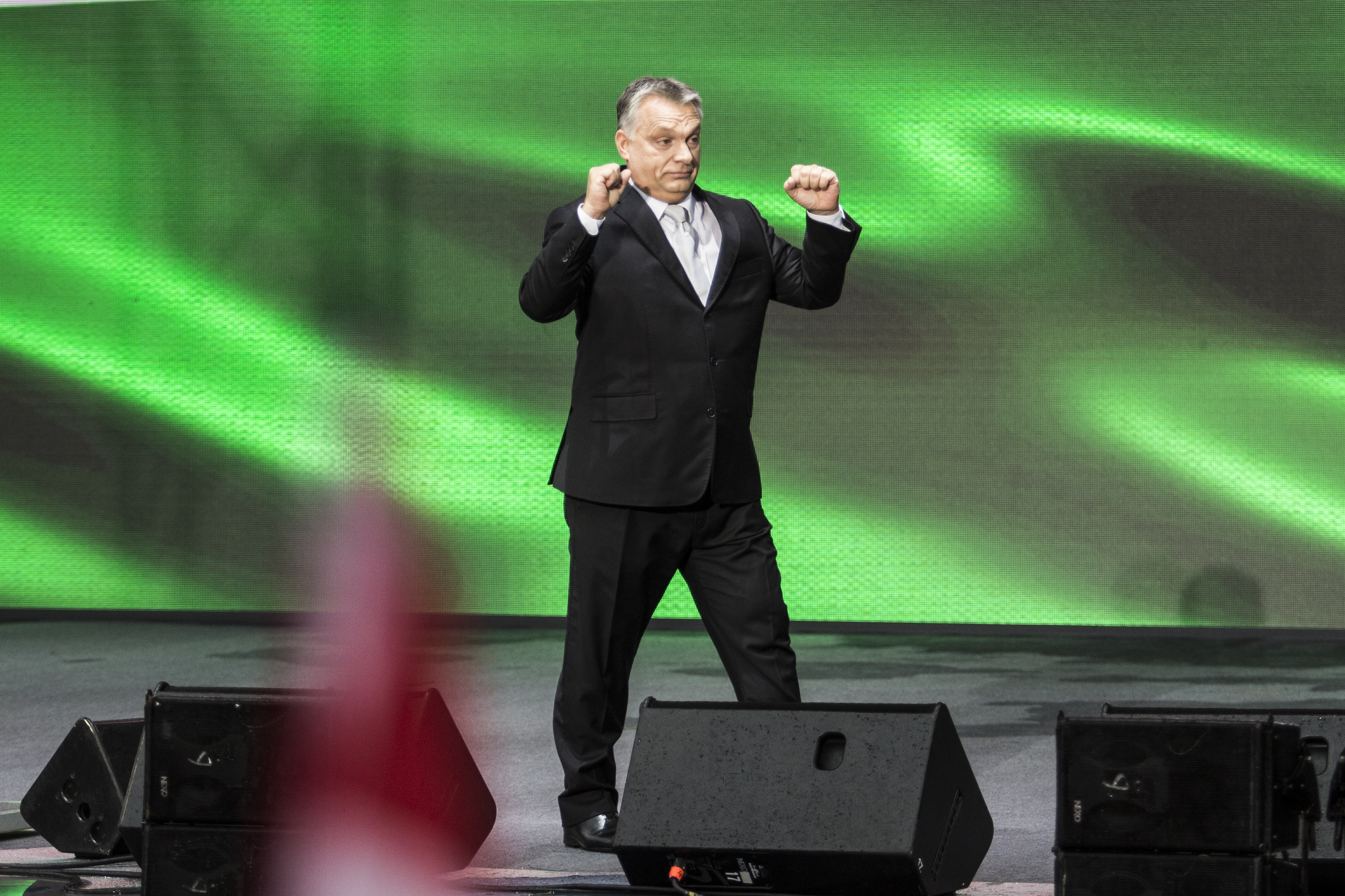 Lech Wałęsa szerint felelős ember nem viselkedik úgy, mint Orbán