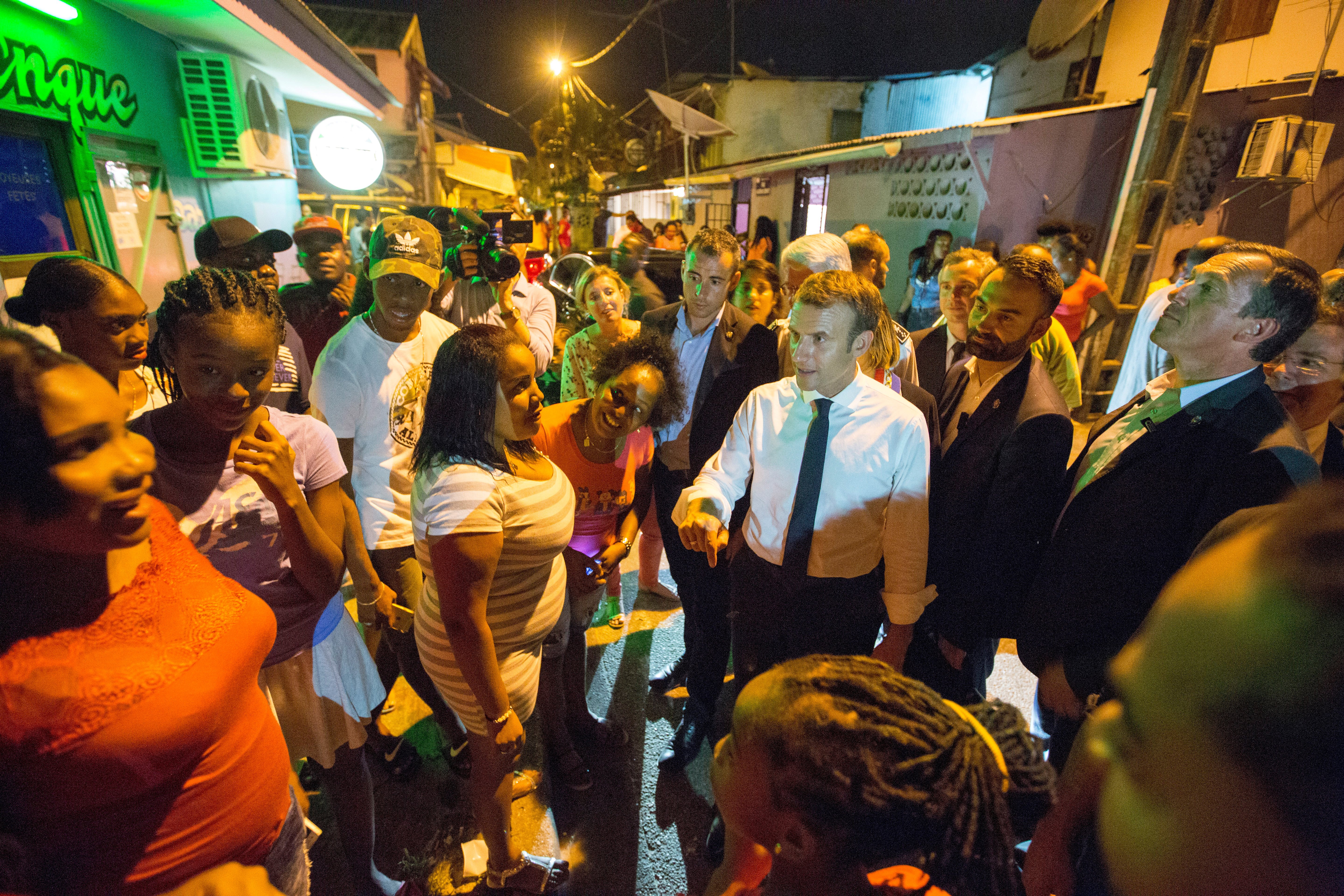 Emmanuel Macron kiszagolta a marihuánát francia guyanai látogatásán