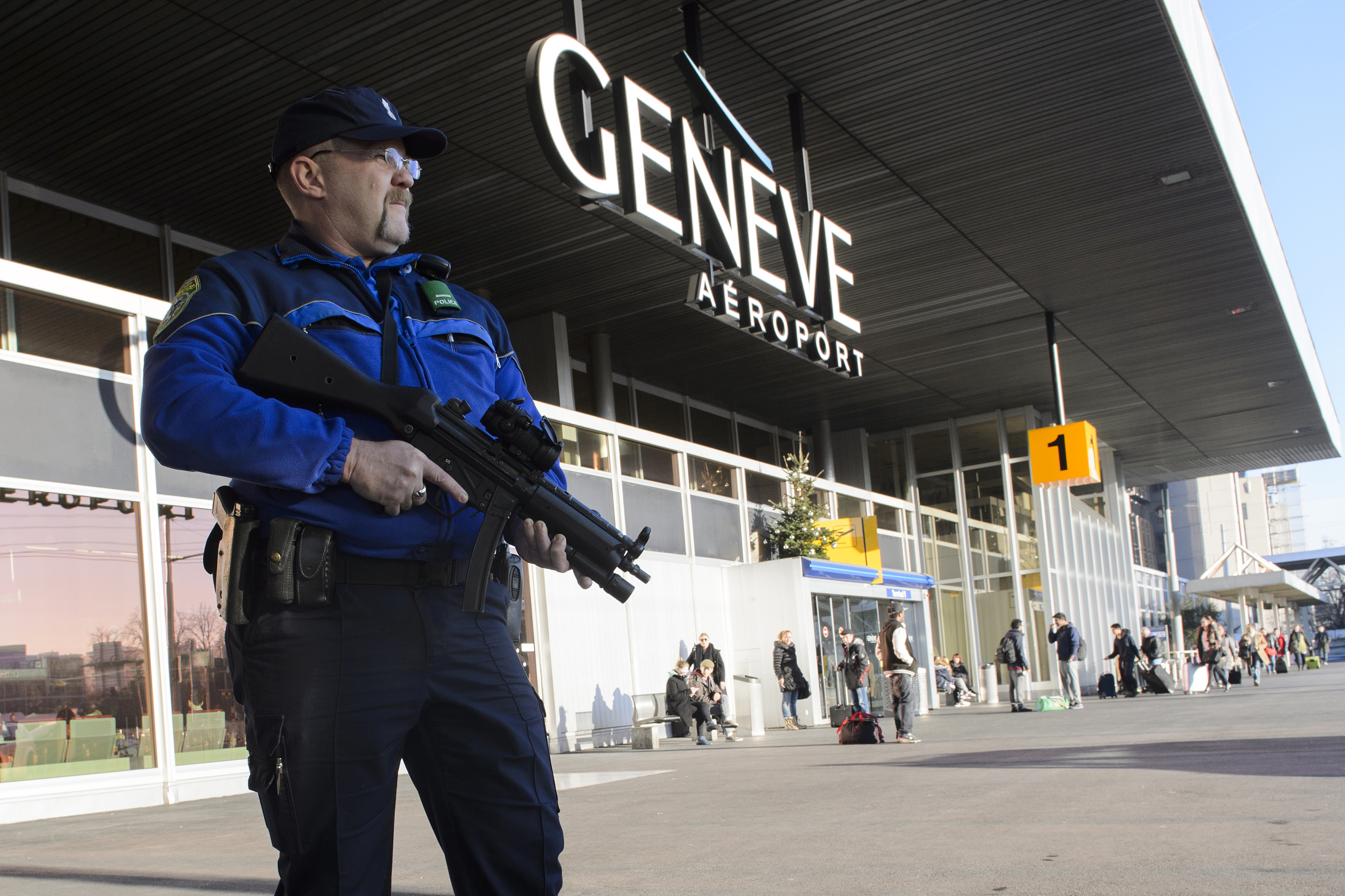 Egy hétéves kislány kijátszotta a genfi reptér összes biztonsági ellenőrzőpontját