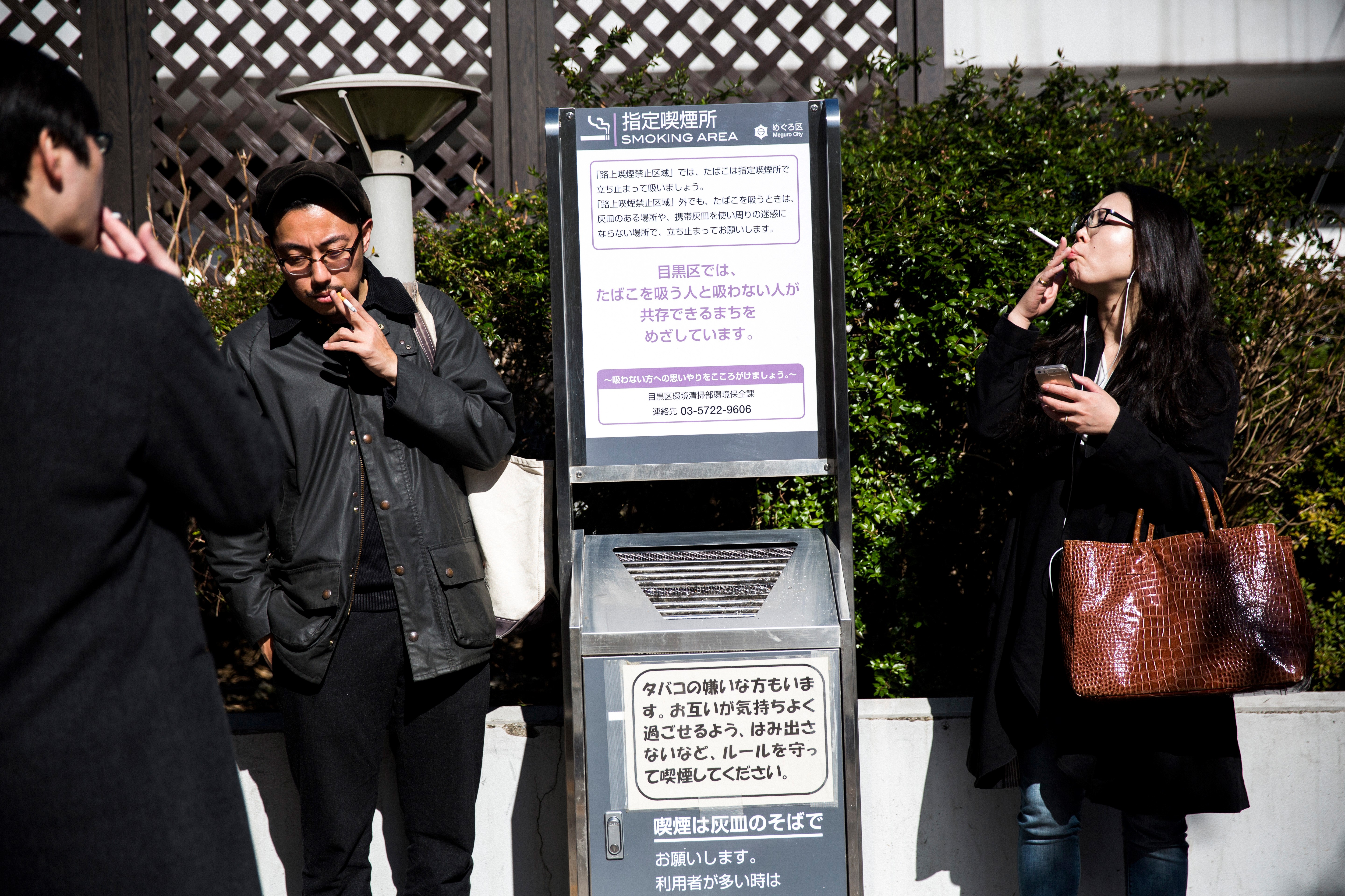 Egy japán cég extra szabadnapokat osztogat a nem cigiző dolgozóknak