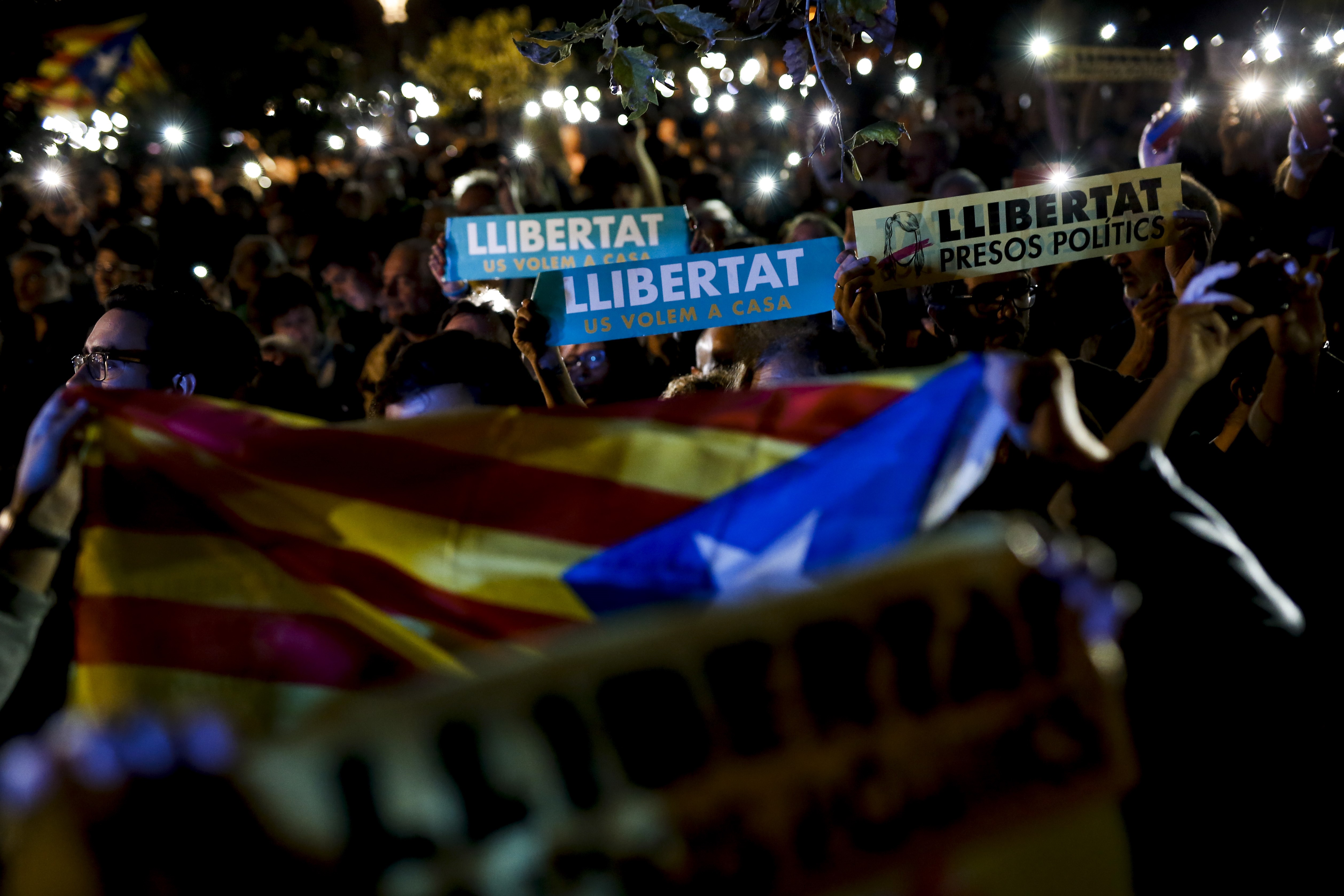 A spanyoloknak sikerült talán végérvényesen megnyerniük a katalánok elleni hülyeségderbit