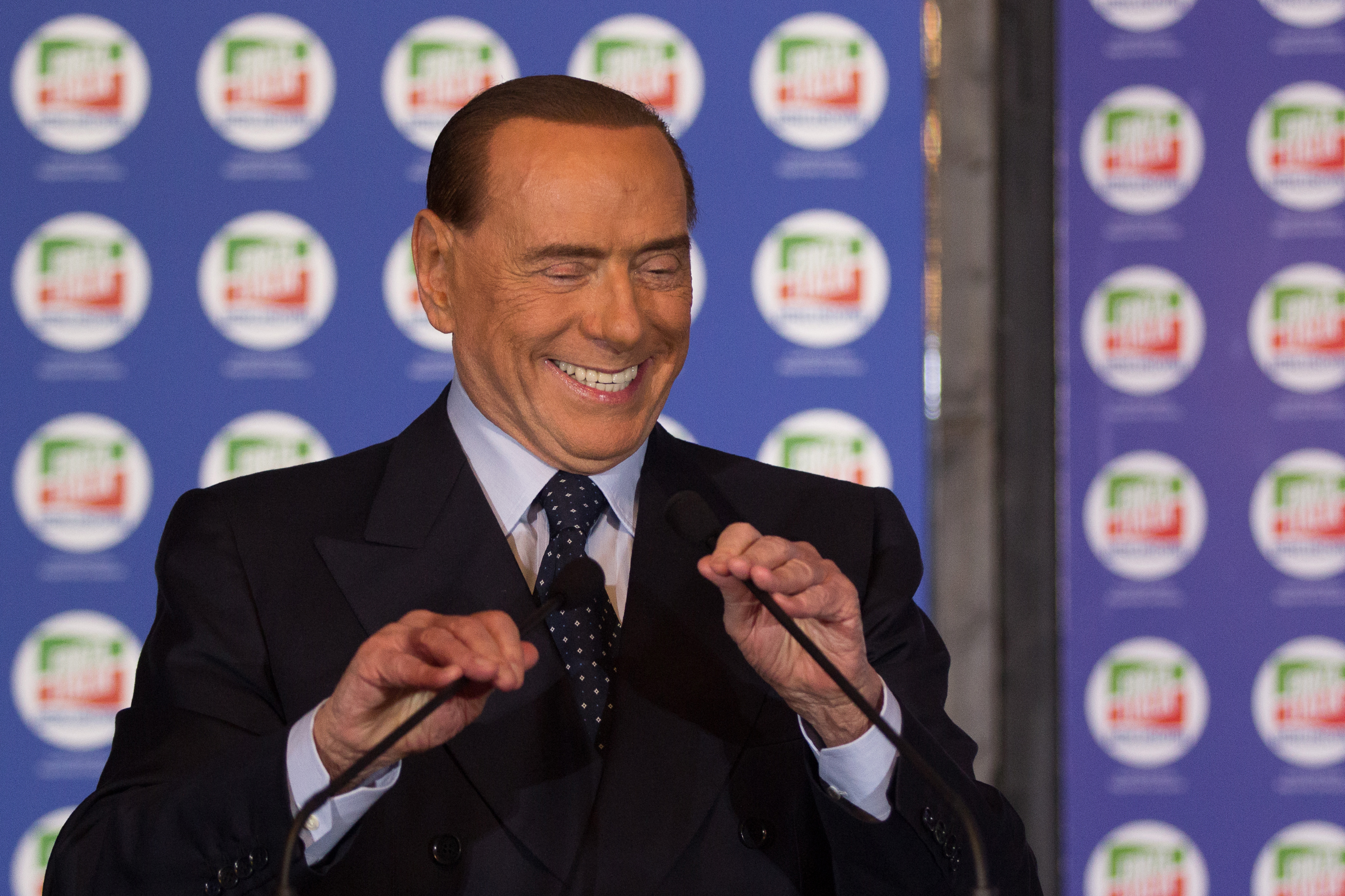 Súlyos korrupciós ügyek és szexbotrányok után Berlusconi úgy tért vissza az olasz politikába, mintha mi sem történt volna