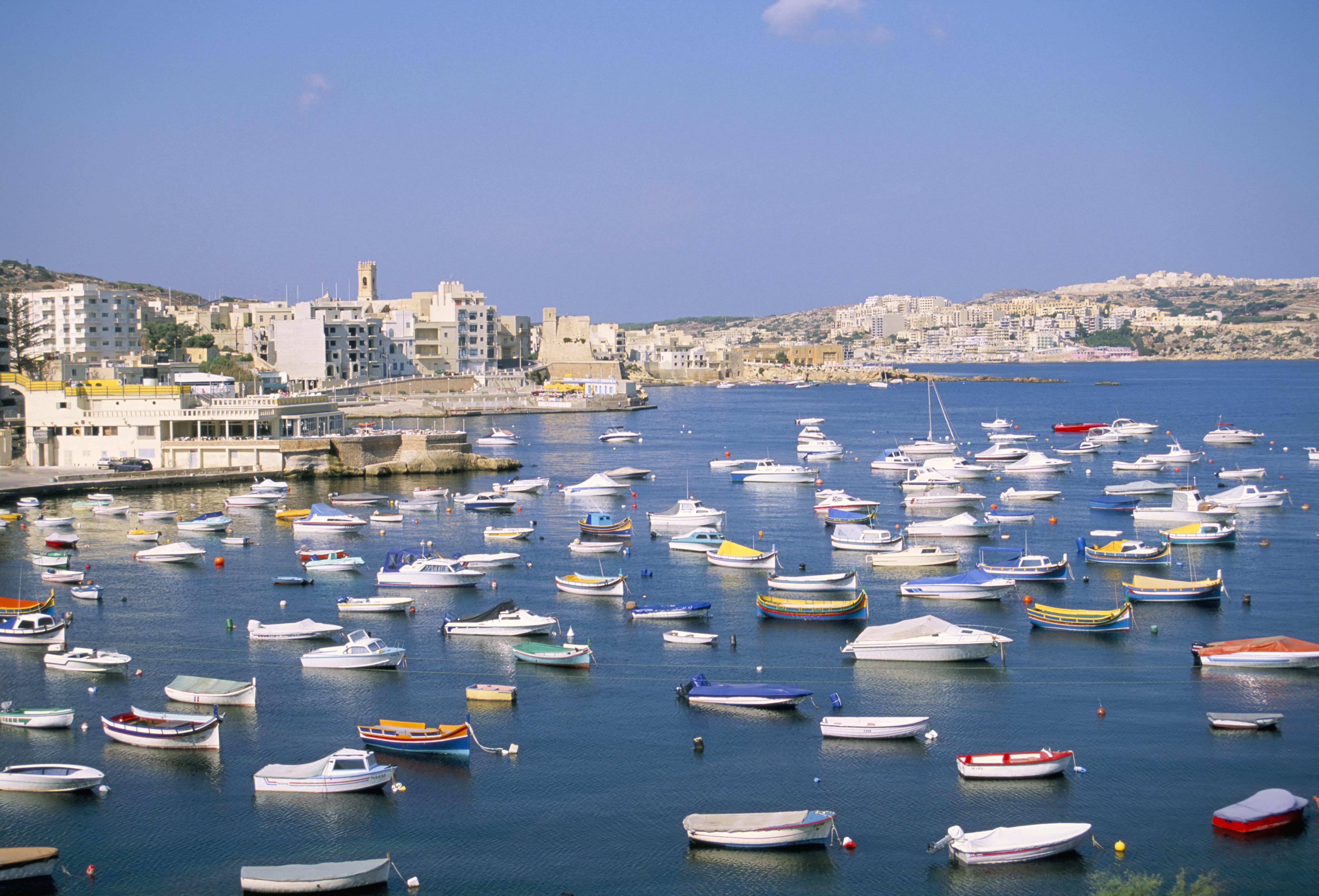 Az Európai Bizottság beperli Máltát az aranyútlevél-programok miatt