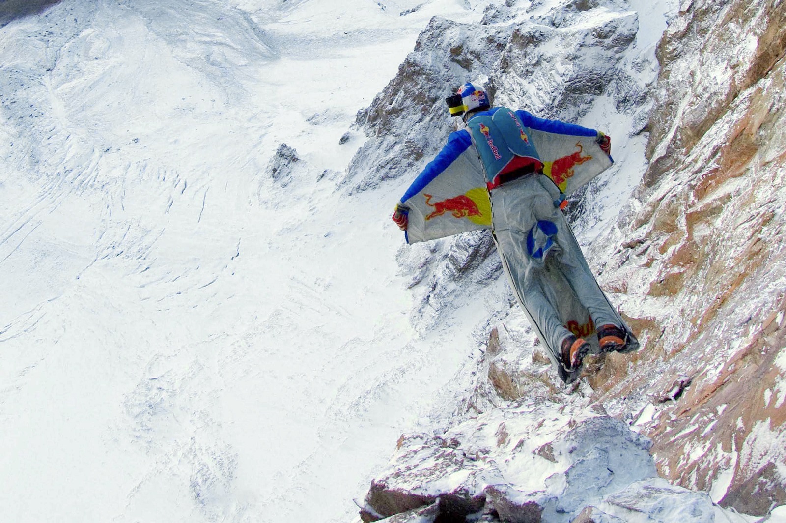 Rozov leugrik Európa legmagasabb hegyéről, az Elbruszról.
