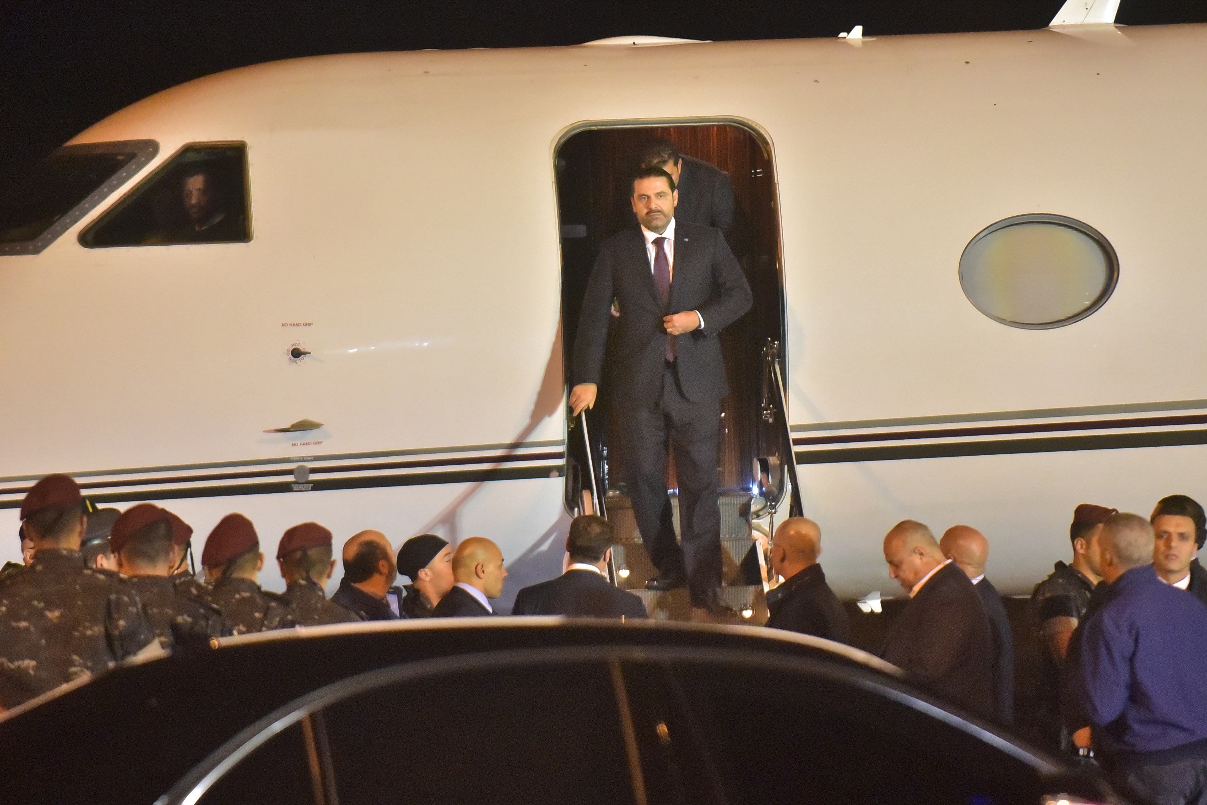 Két hét után mert visszatérni Bejrútba az életét féltő libanoni miniszterelnök