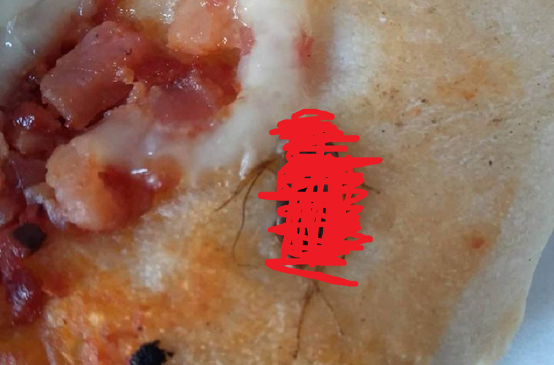 Csótányt találtak a kőbányai pizzás papucsban, ami csodás hozzászólásokra sarkallta az fb-kommentelőket