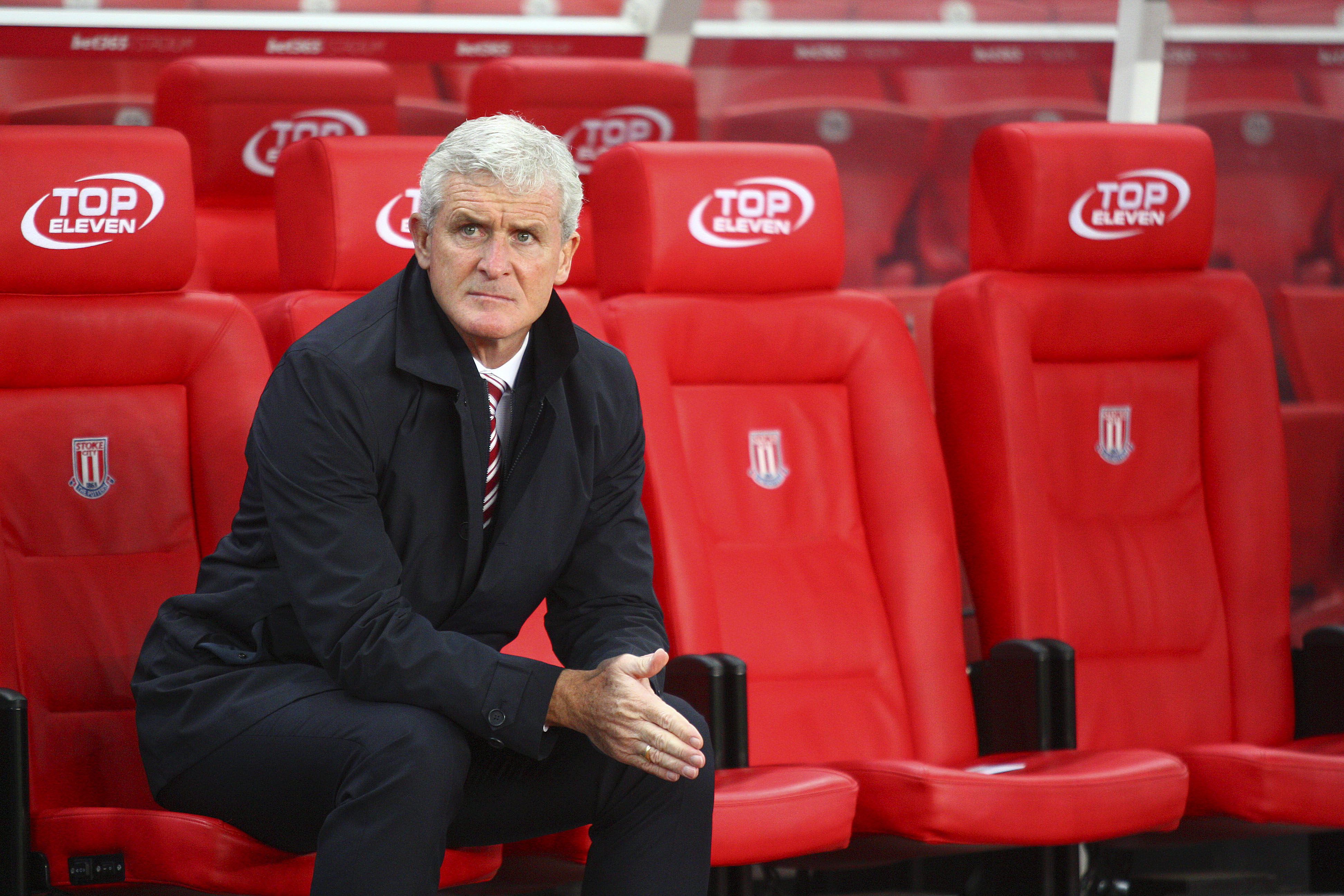 Mennyire ül stabilan a padon Mark Hughes?