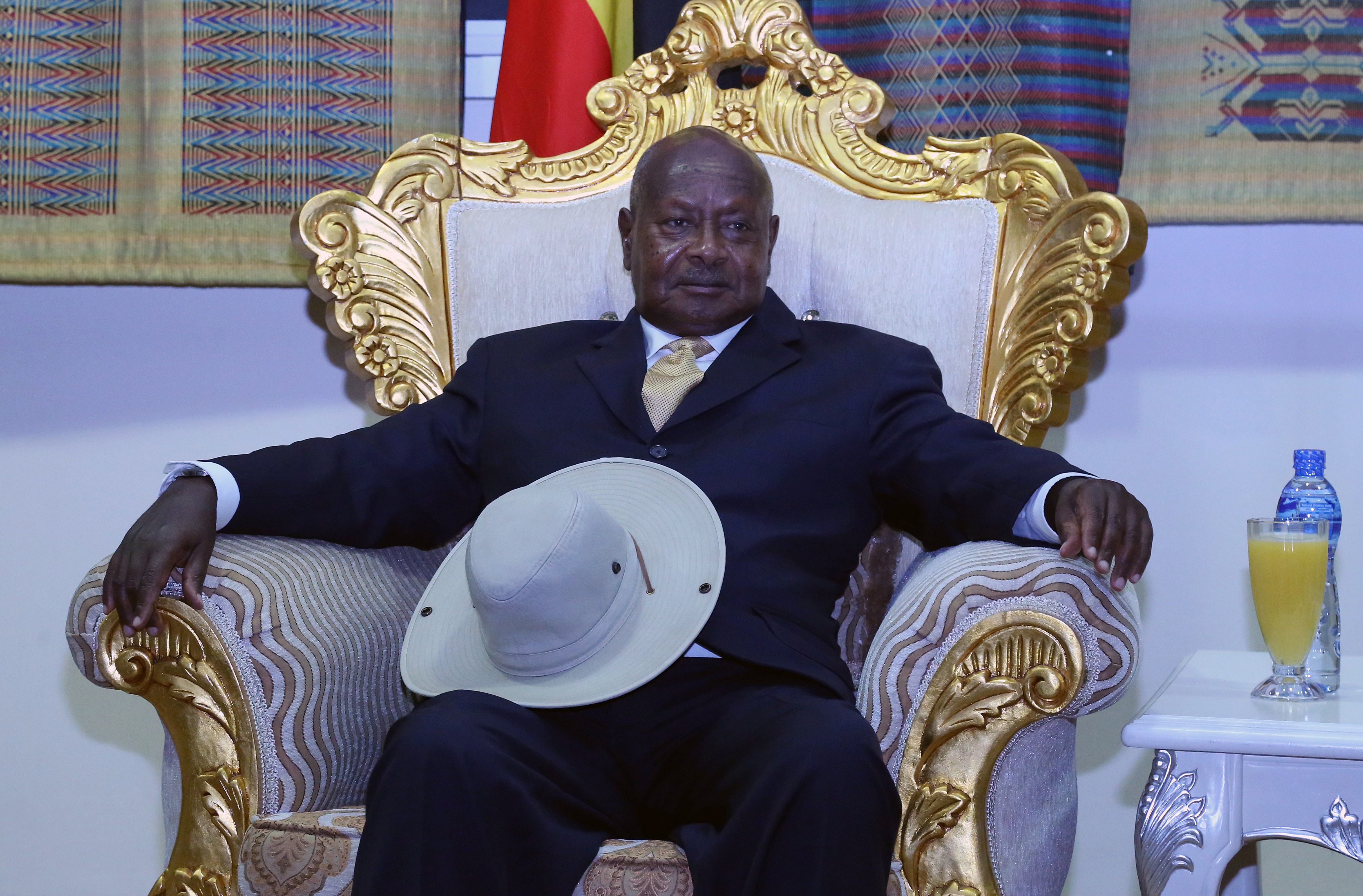 Az Ugandát 31 éve irányító elnök szerint a hosszú élet titka, hogy sosem iszik alkoholt