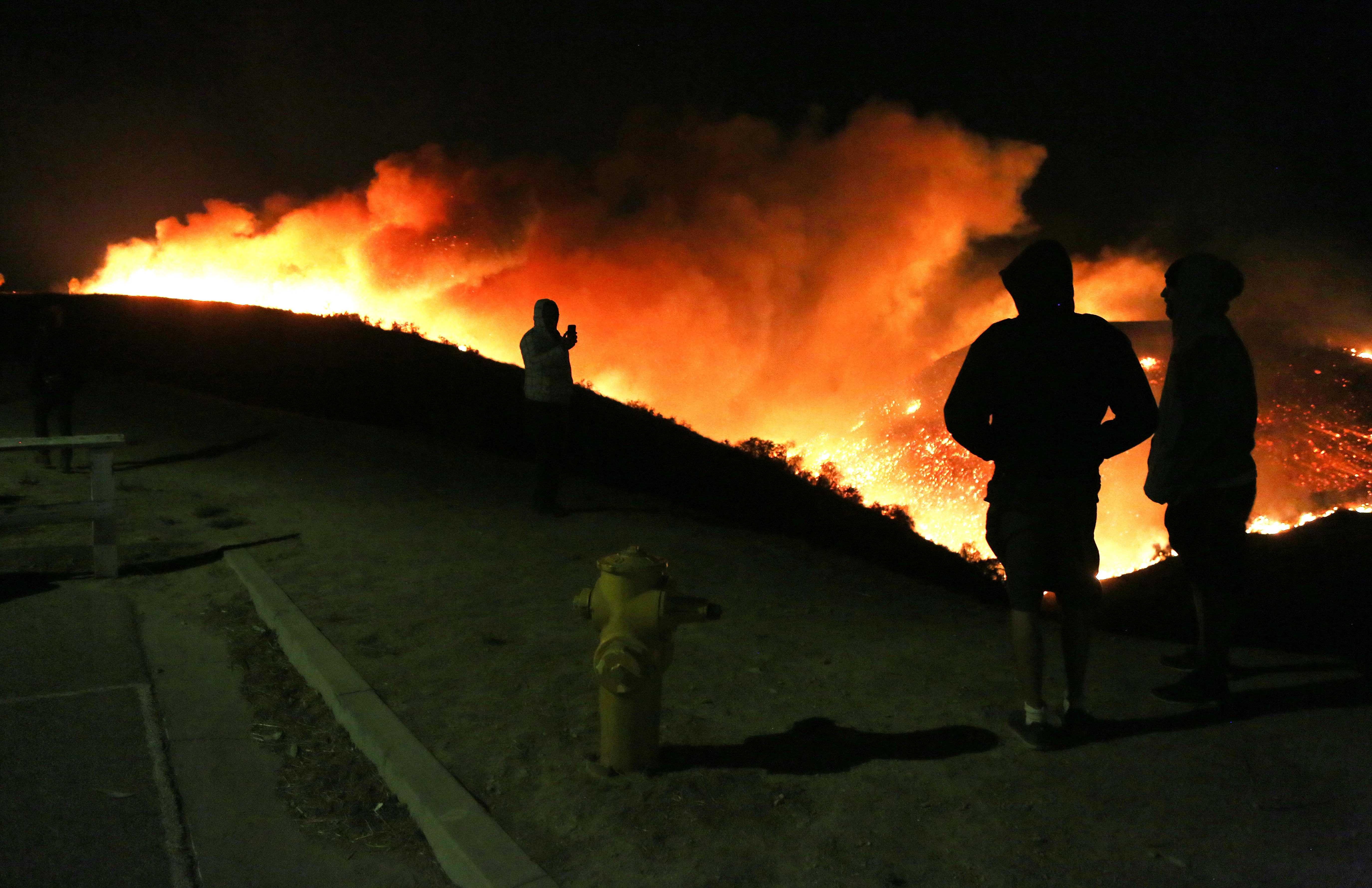Megfékezhetetlen tűzvész pusztít Kaliforniában