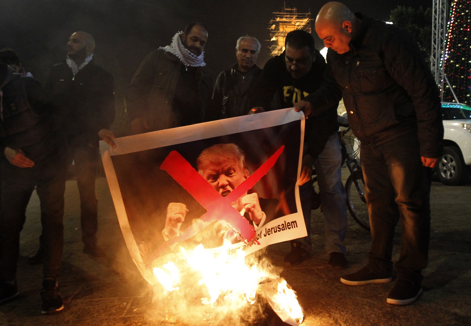 Trumpégető palesztinok december 5-én Betlehemben