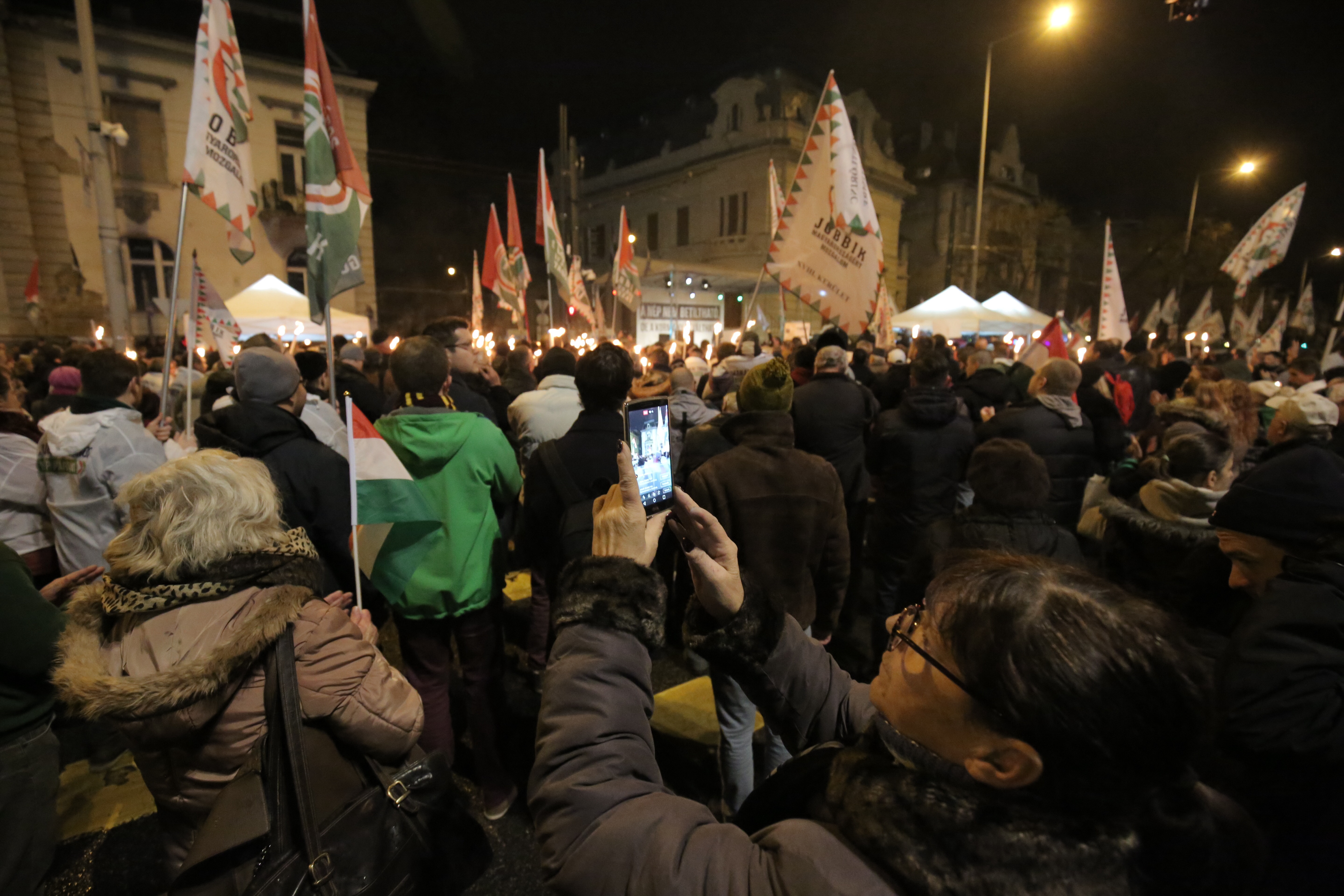 A diktatúra ellen tüntet a Jobbik