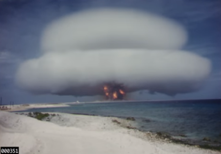 Az USA feloldotta a titkosítást 62, kísérleti atomrobbantásról készült videón