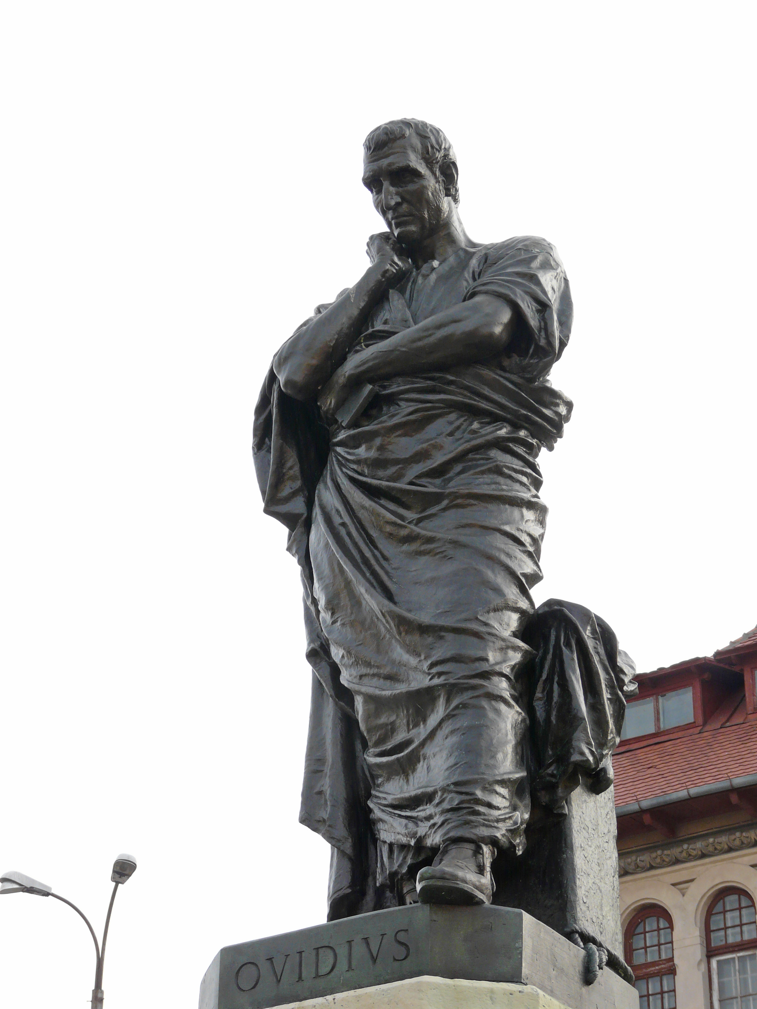 2000 évvel a költő halála után Róma visszavonta az Ovidius száműzetéséről szóló határozatot