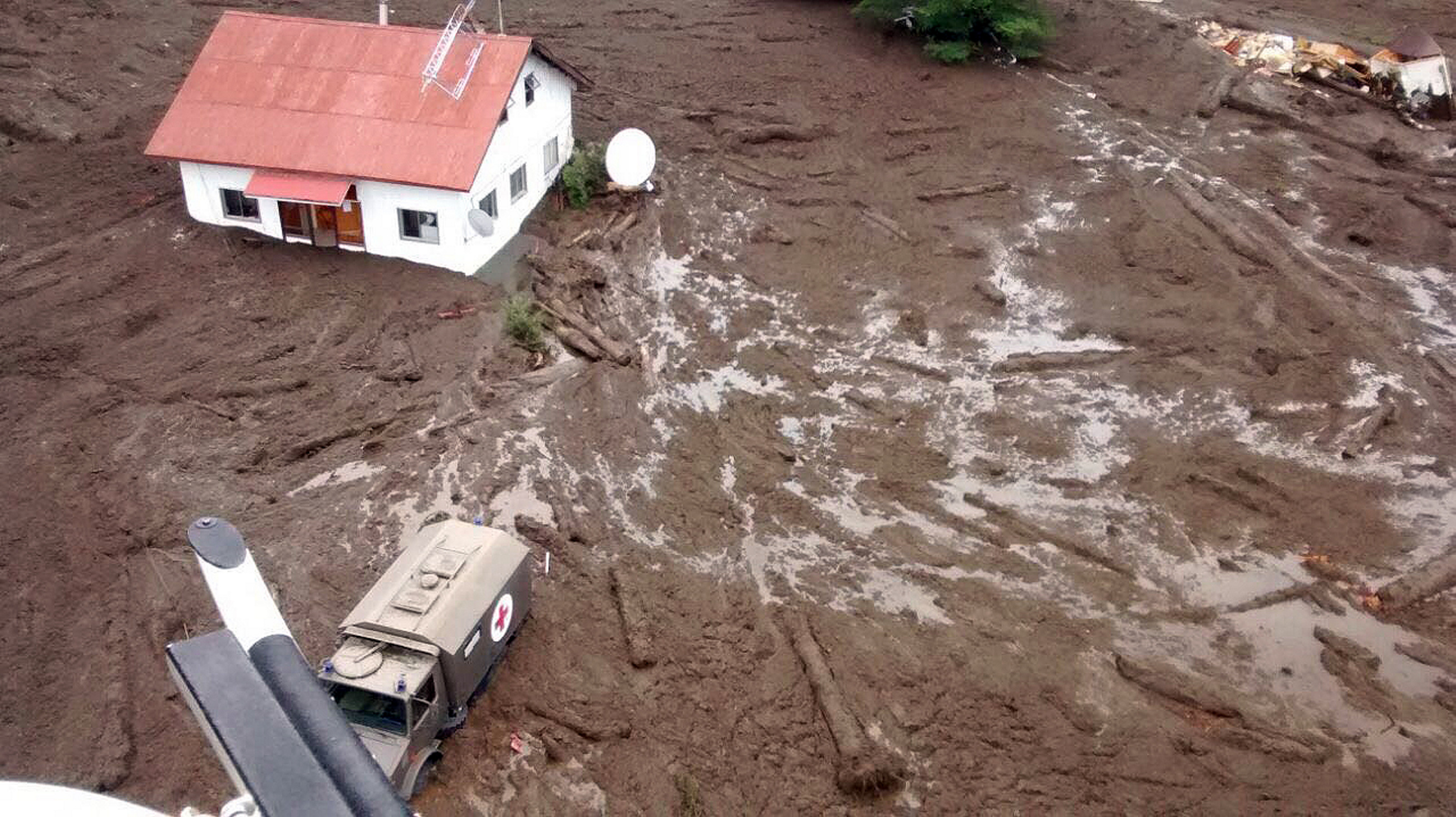 Maga alá temetett a földcsuszamlás egy falut Chilében