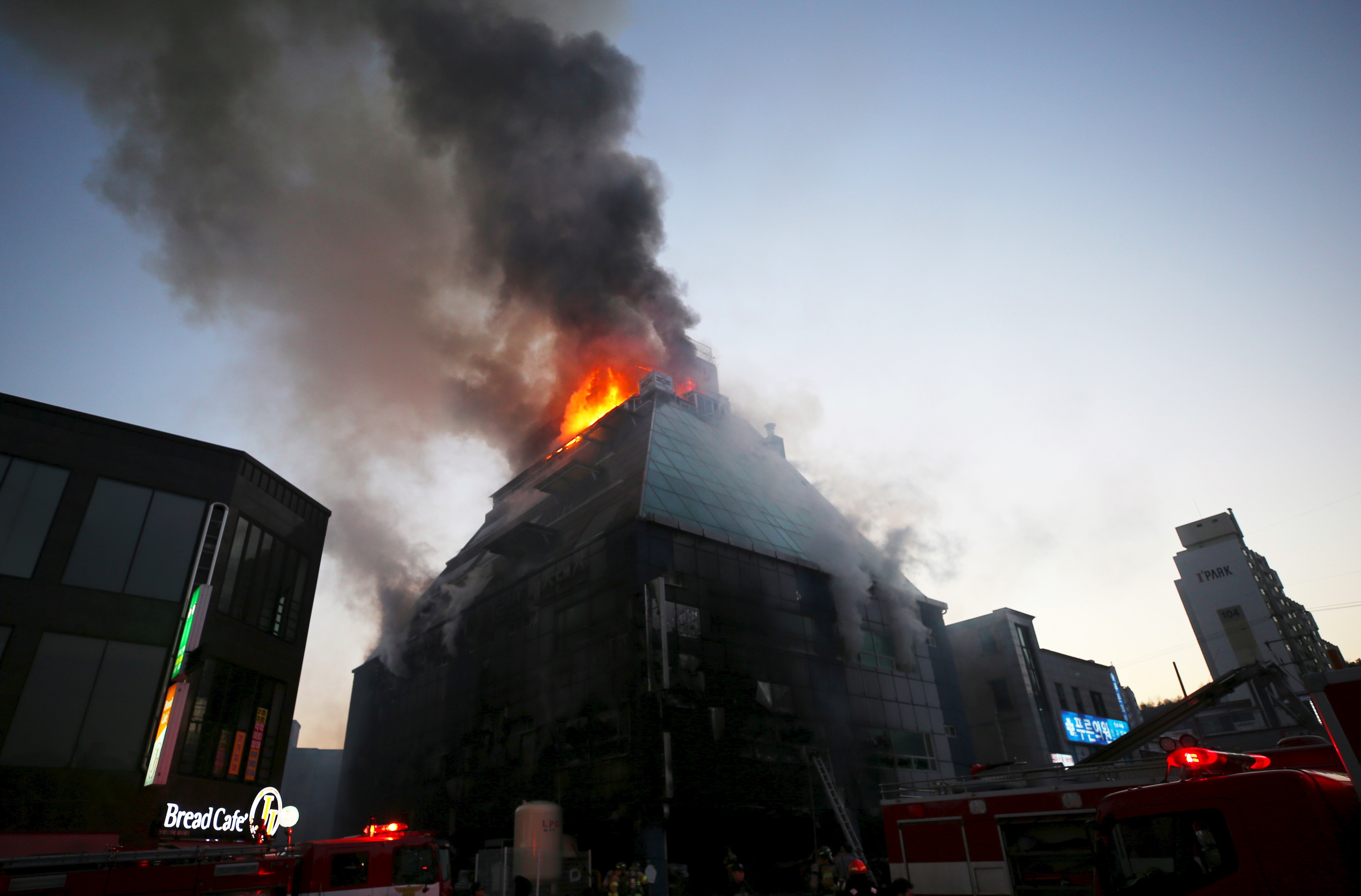 Szaunázók haltak meg egy leégett koreai fitneszteremben