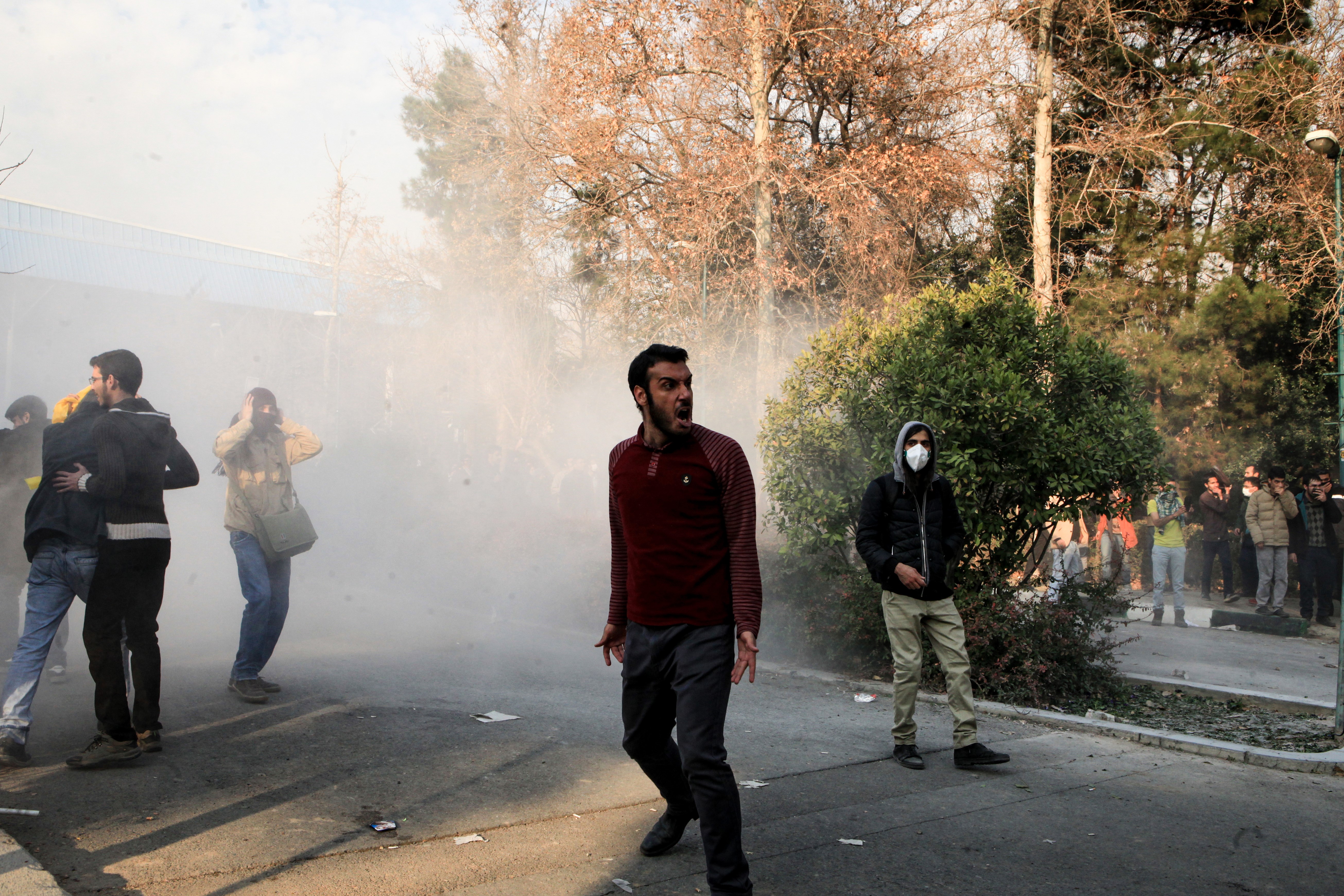 90 tüntető diákot is őrizetbe vettek az iráni hatóságok
