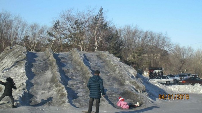 Fekete hóra ébredtek a kazah város lakói