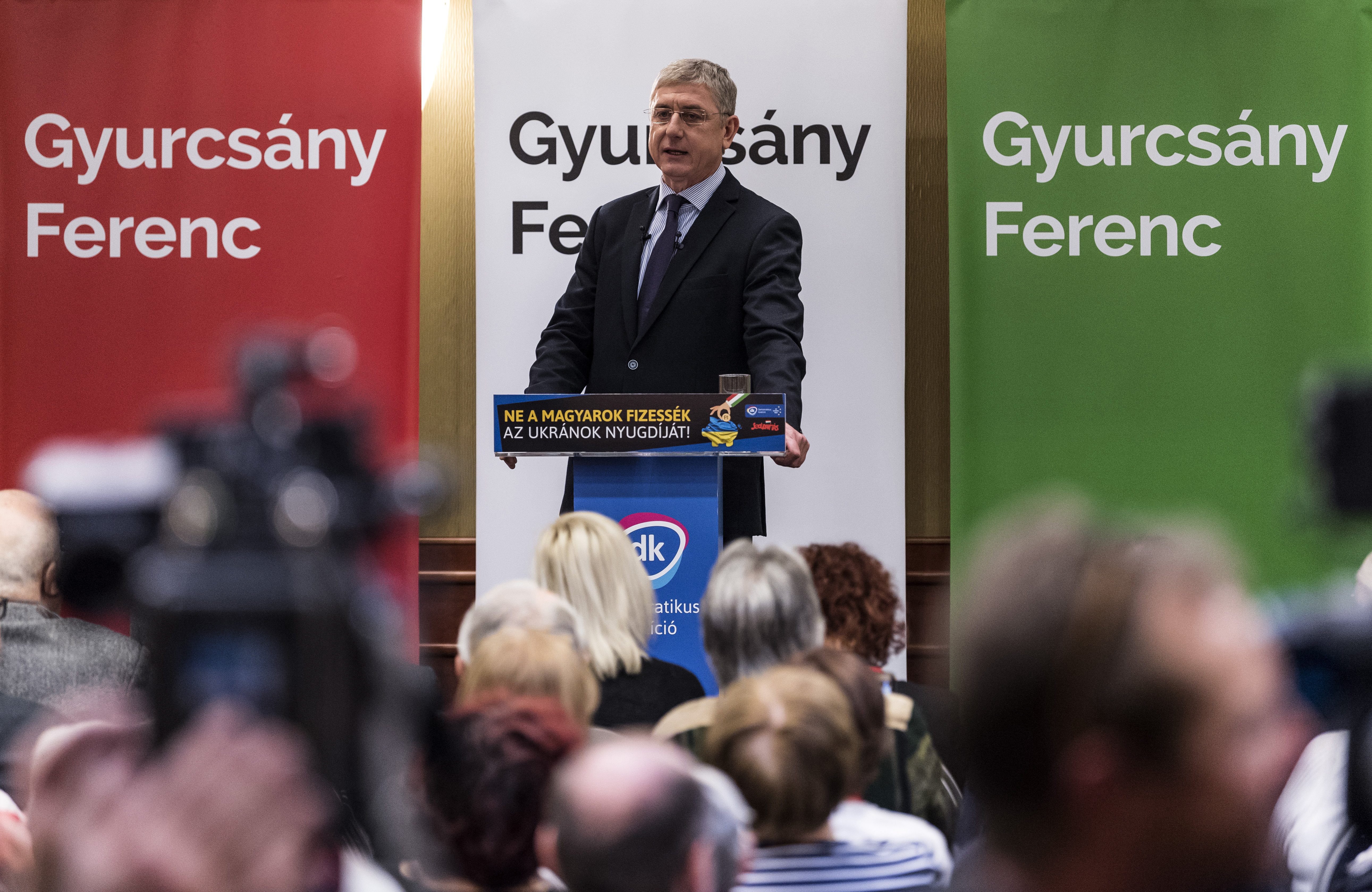 Gyurcsány aláírásokat gyűjt, hogy „ne a magyarok fizessék az ukránok nyugdíját”