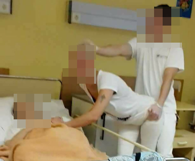 Feljelenti a dugást imitáló ápolókat a képeken látható idős hölgy családja
