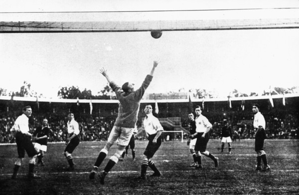 Végre HD-minőségben nézheted, mennyire más volt a foci hangulata 1912-ben