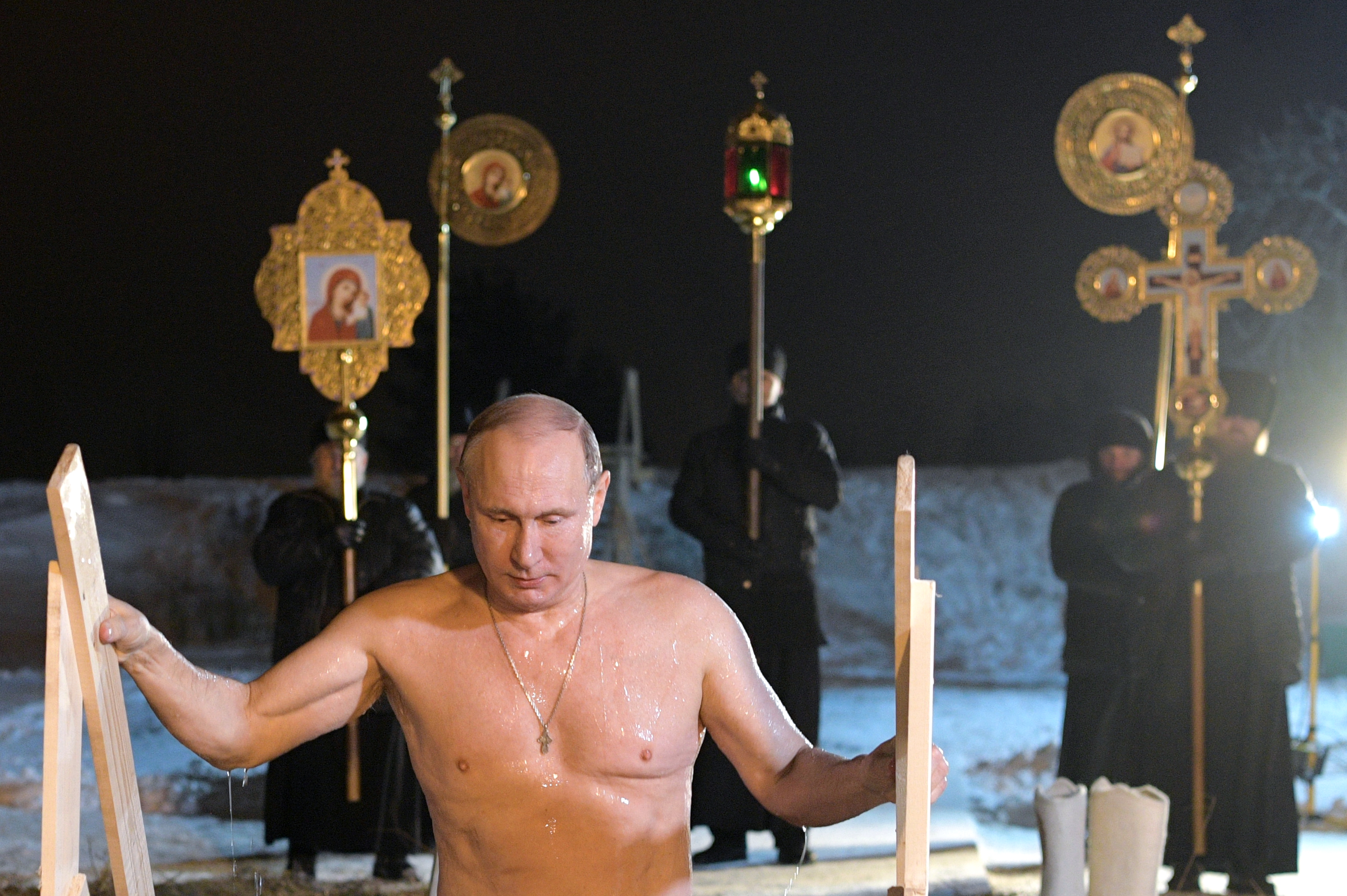 Putyin a kínai elnöknek ajándékoz egy szaunát