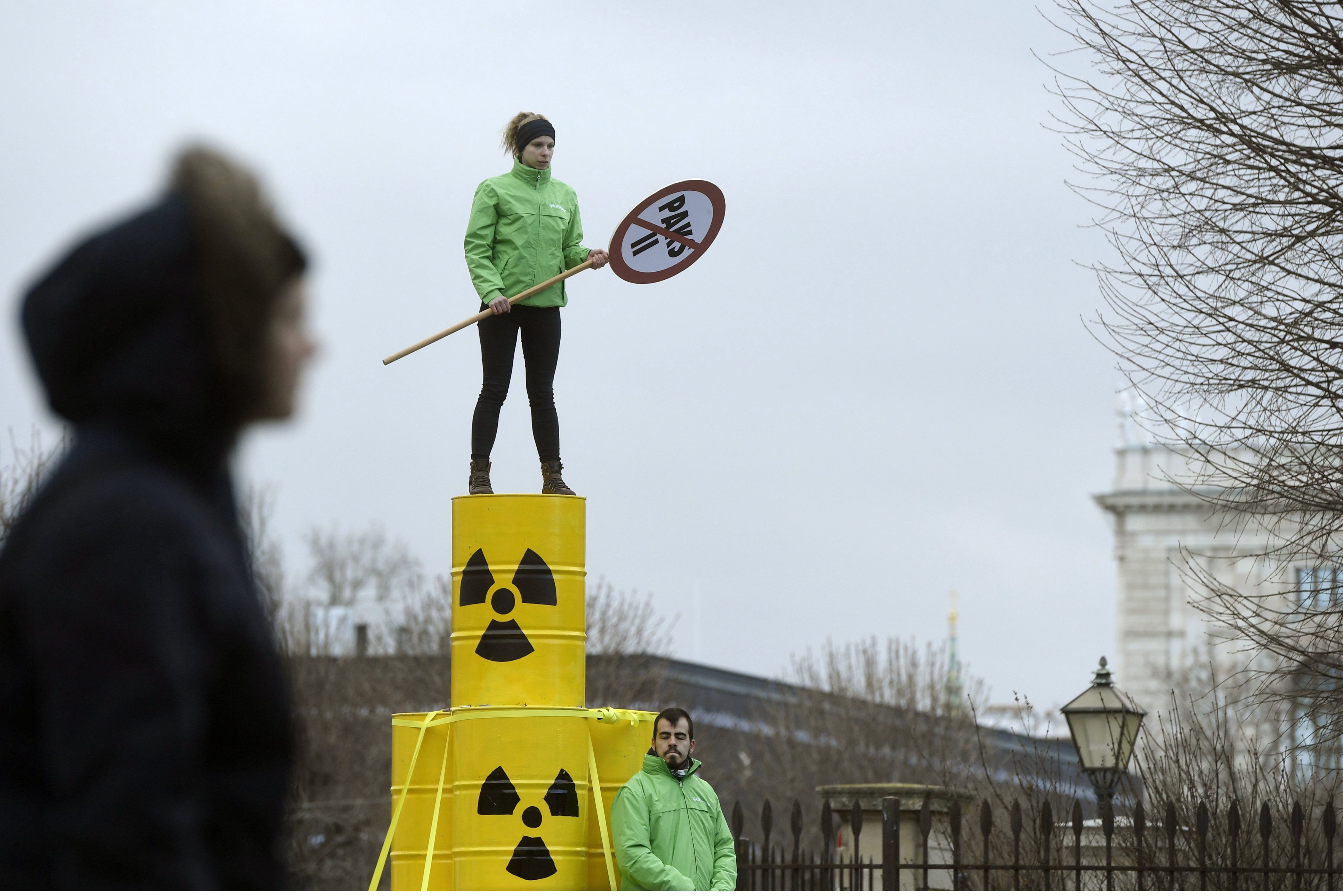 Paks II ellen demonstrál Bécsben a Greenpeace