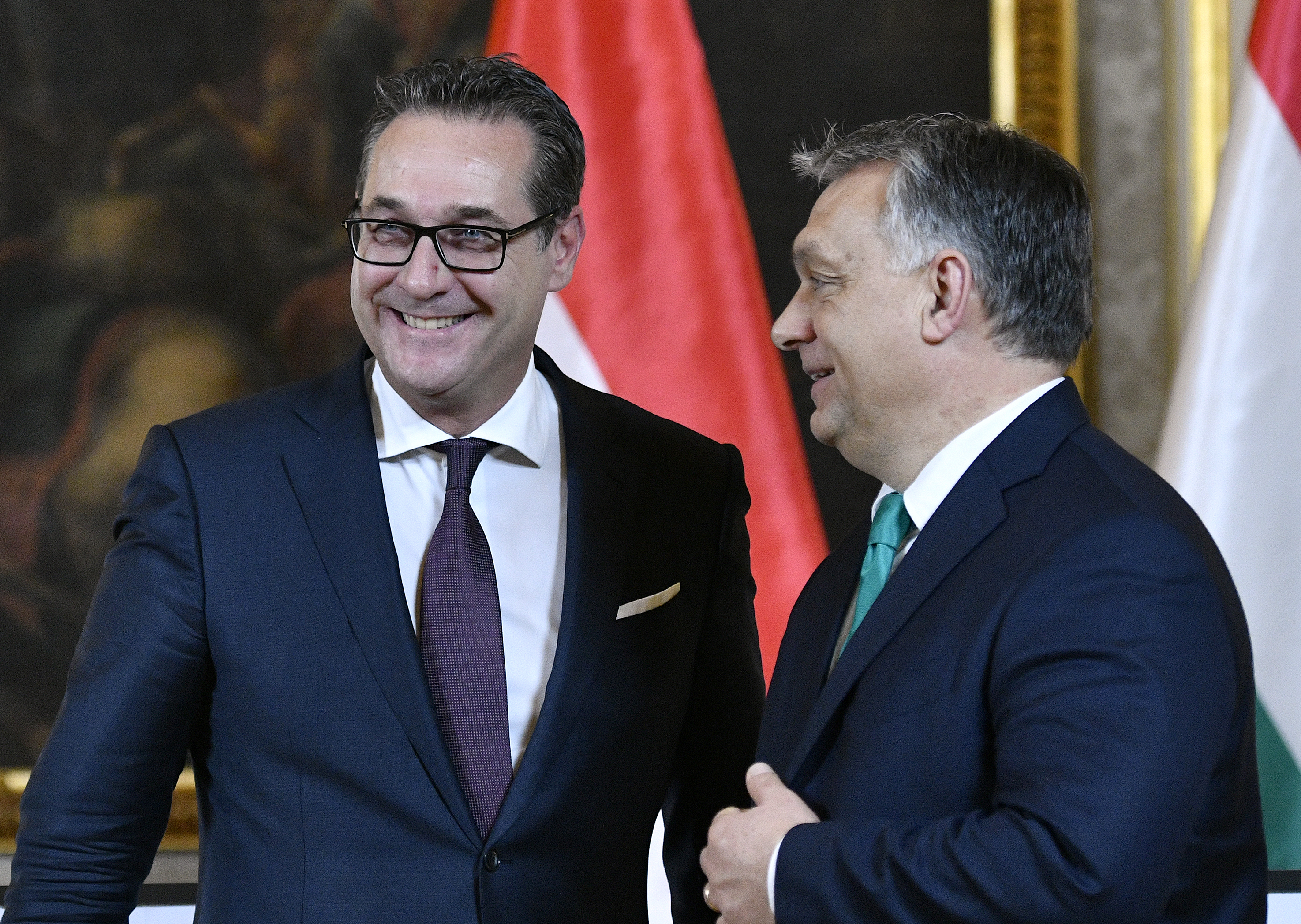 Ha a Fideszt kirúgják az Európai Néppártból, az Osztrák Szabadságpárt szívesen alapítana vele közös frakciót