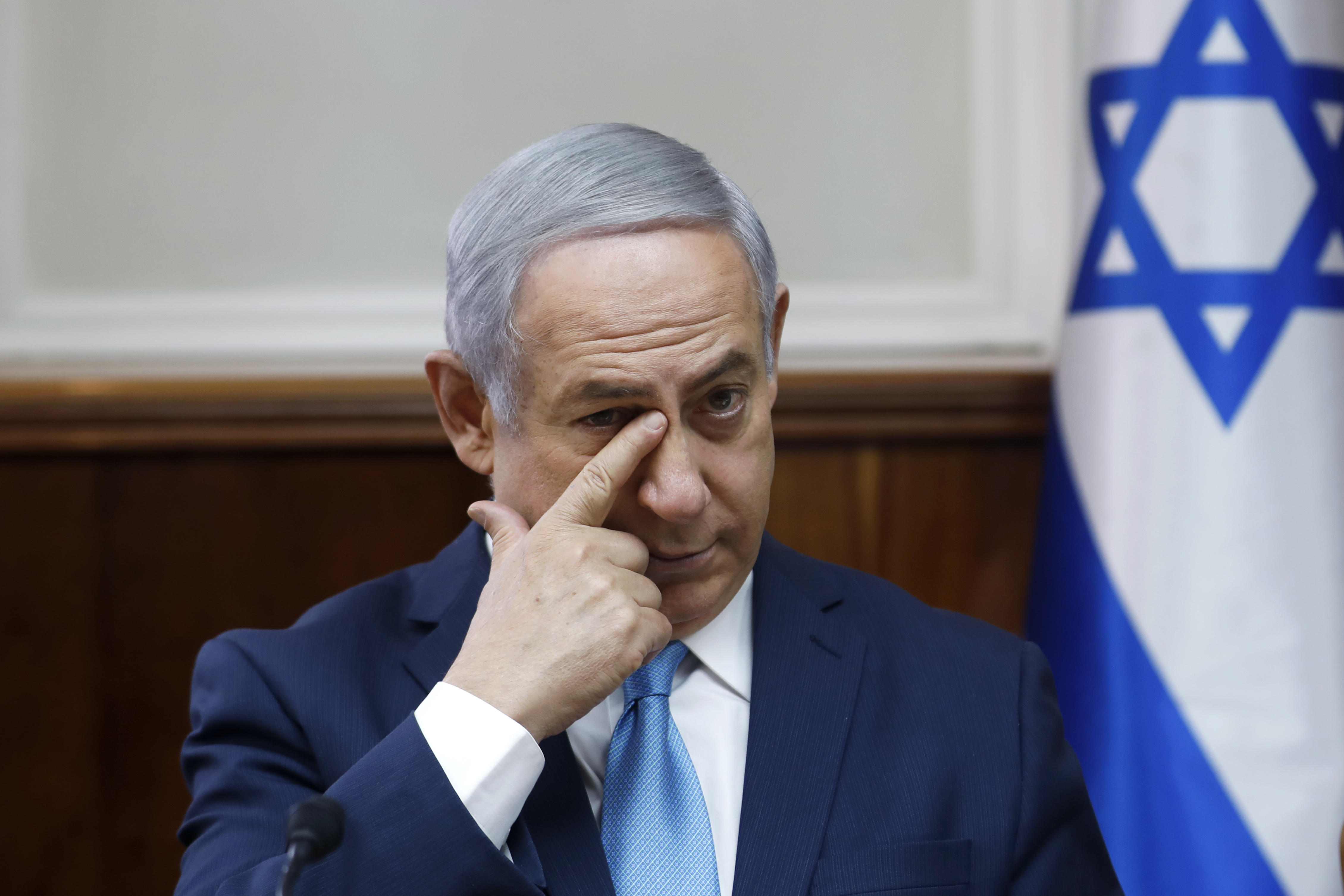 Az izraeli rendőrség vádemelést javasol Netanjahu ellen