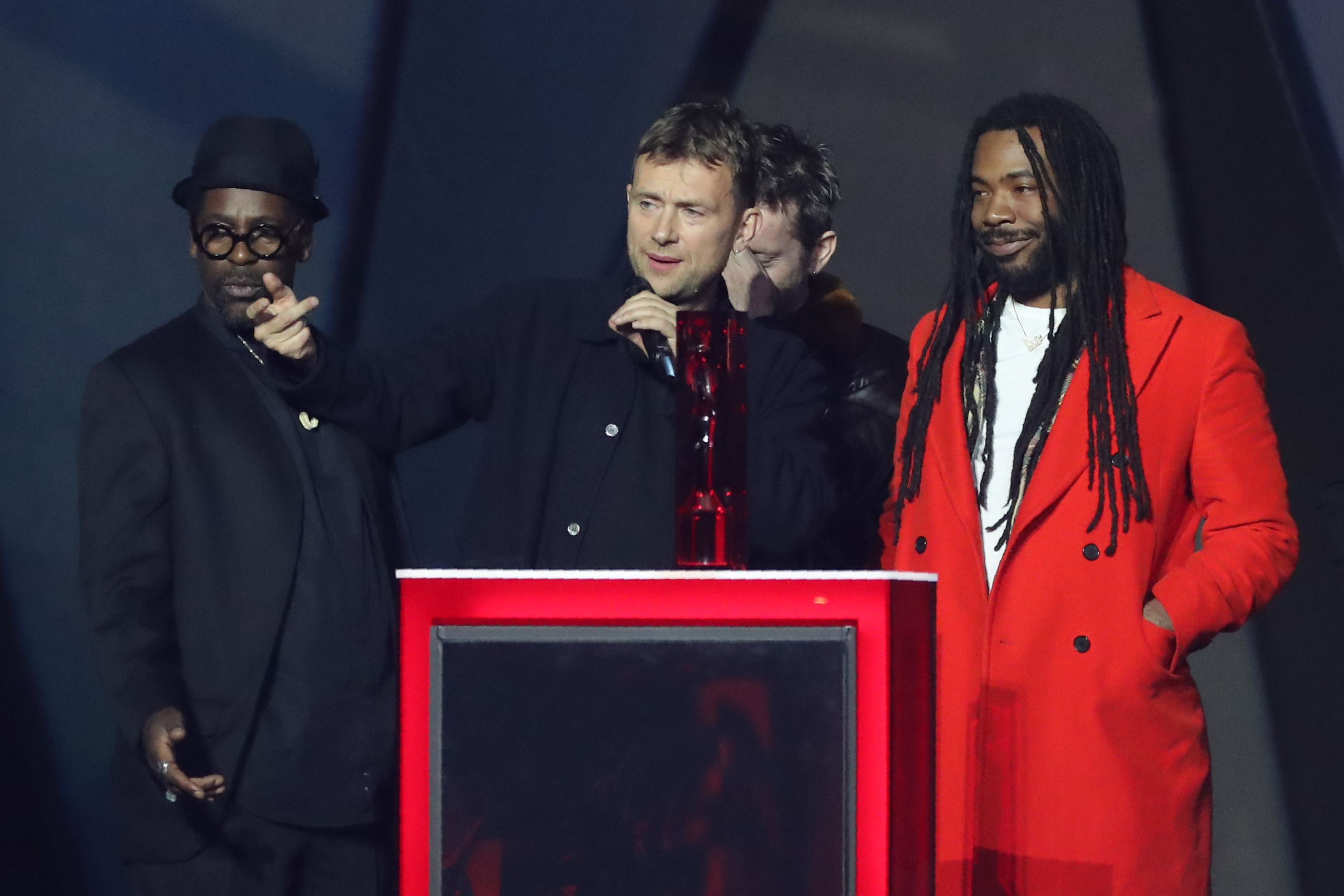 Damon Albarn betintázva kelt ki a Brexit ellen a Brit Awards Gálán