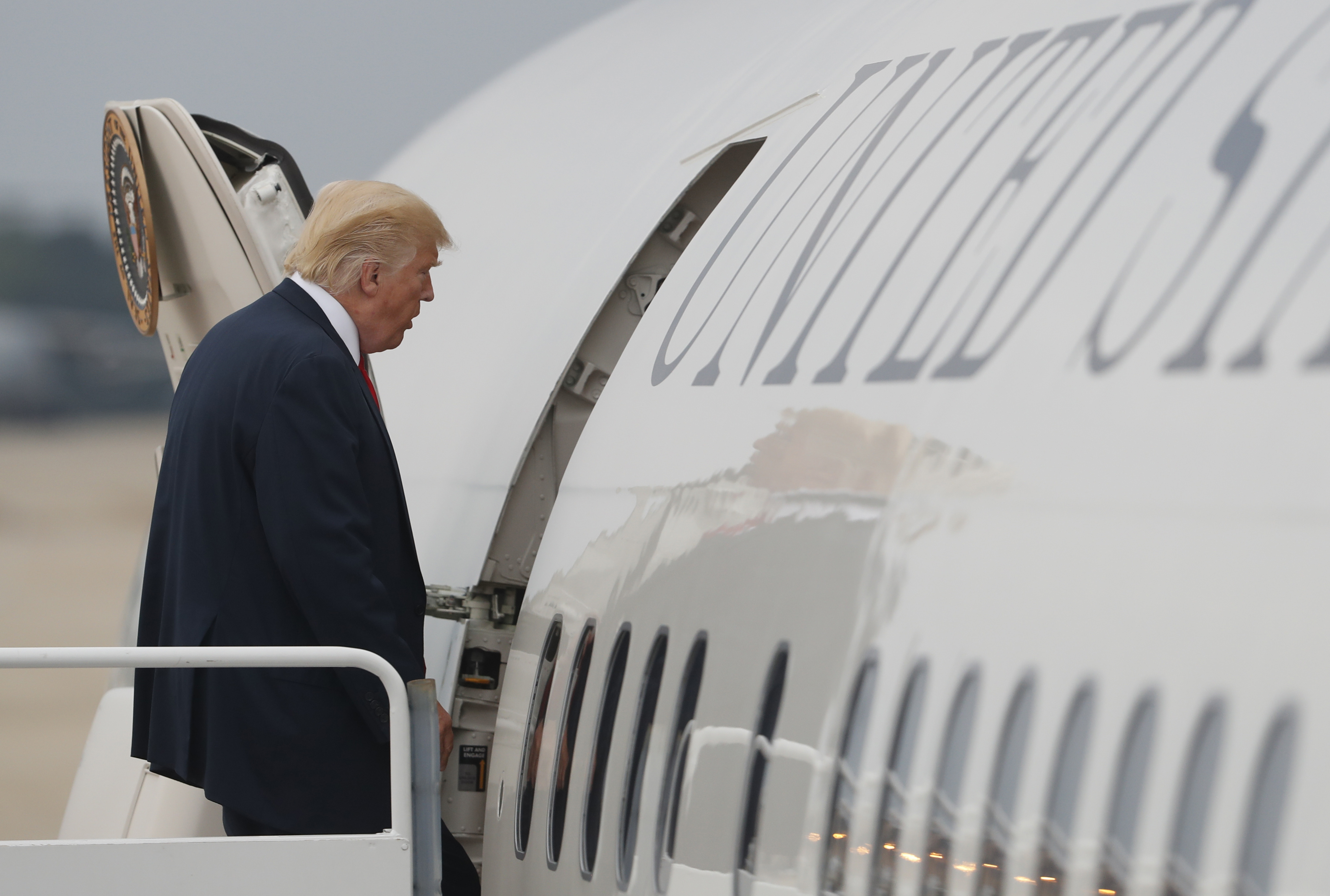 Trump a saját pilótáját jelölné az amerikai légügyi hivatal élére