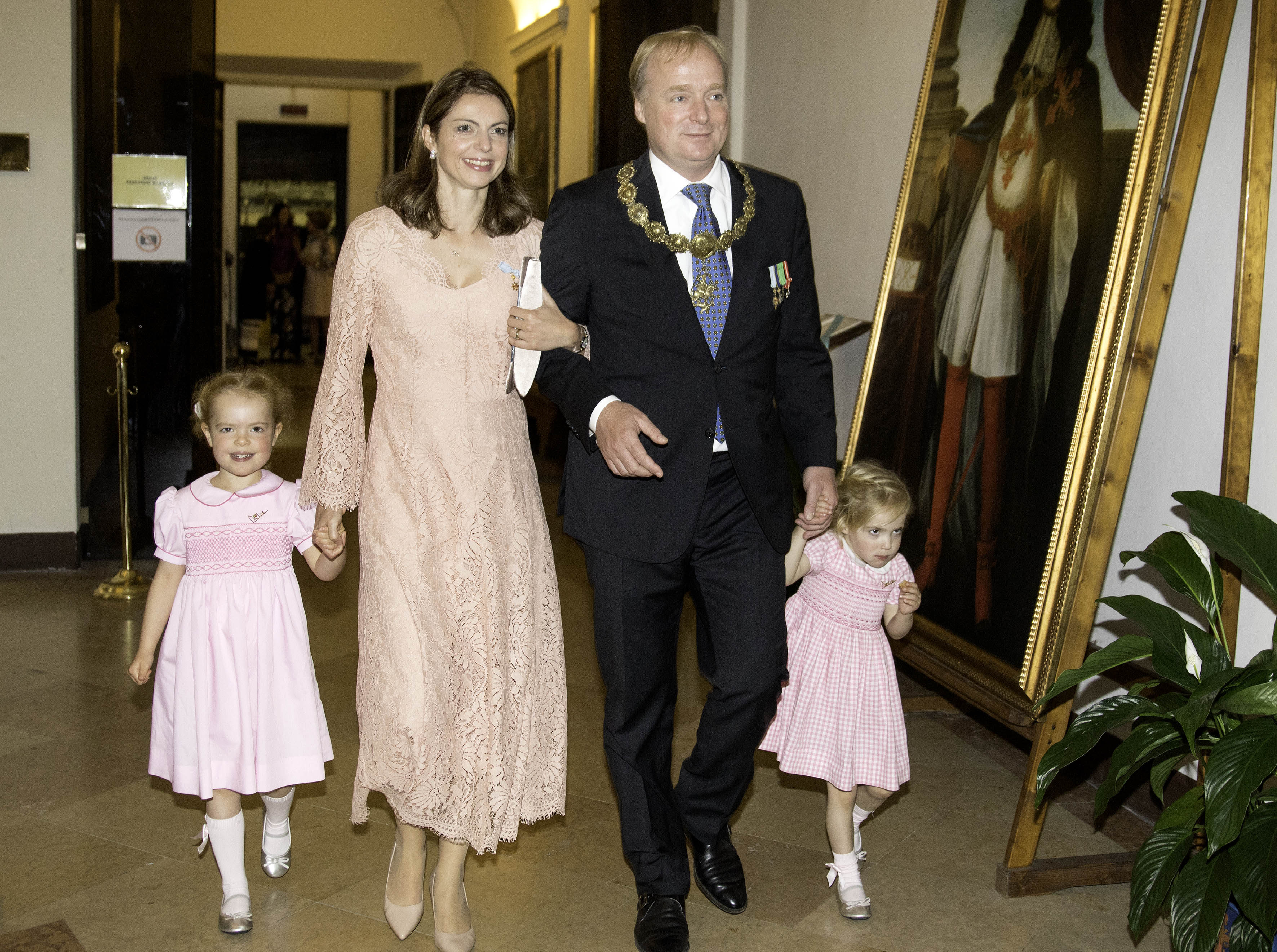 Mindenki megnyugodhat: viselheti a hercegi címet a holland király unokatestvérének törvénytelen fia