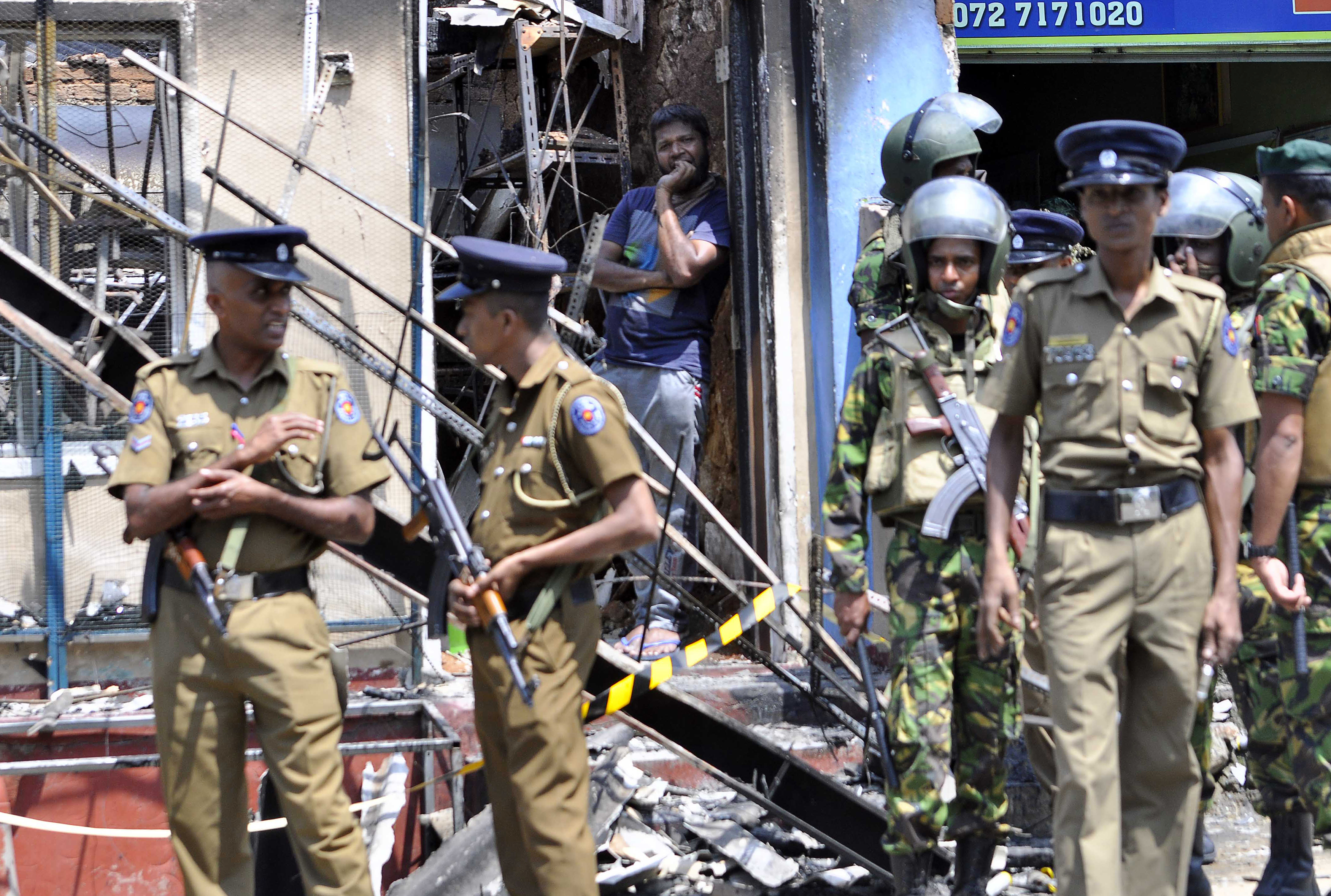Rendkívüli állapotot rendeltek el Srí Lankán a buddhisták és a muzulmánok közötti összecsapások miatt
