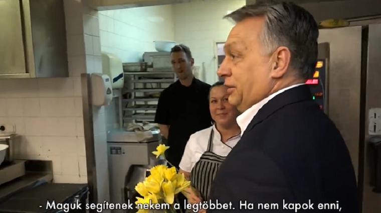Orbán Viktor nőnap alkalmából lement a Parlament konyhájába