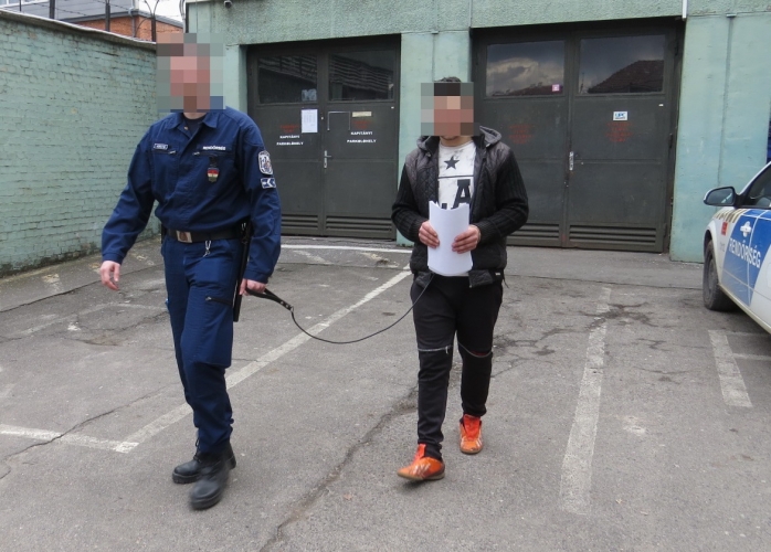 Őrizetbe vették a 19 éves H. Tibort, aki Miskolcon földre vitt egy 80 éves asszonyt a táskájáért