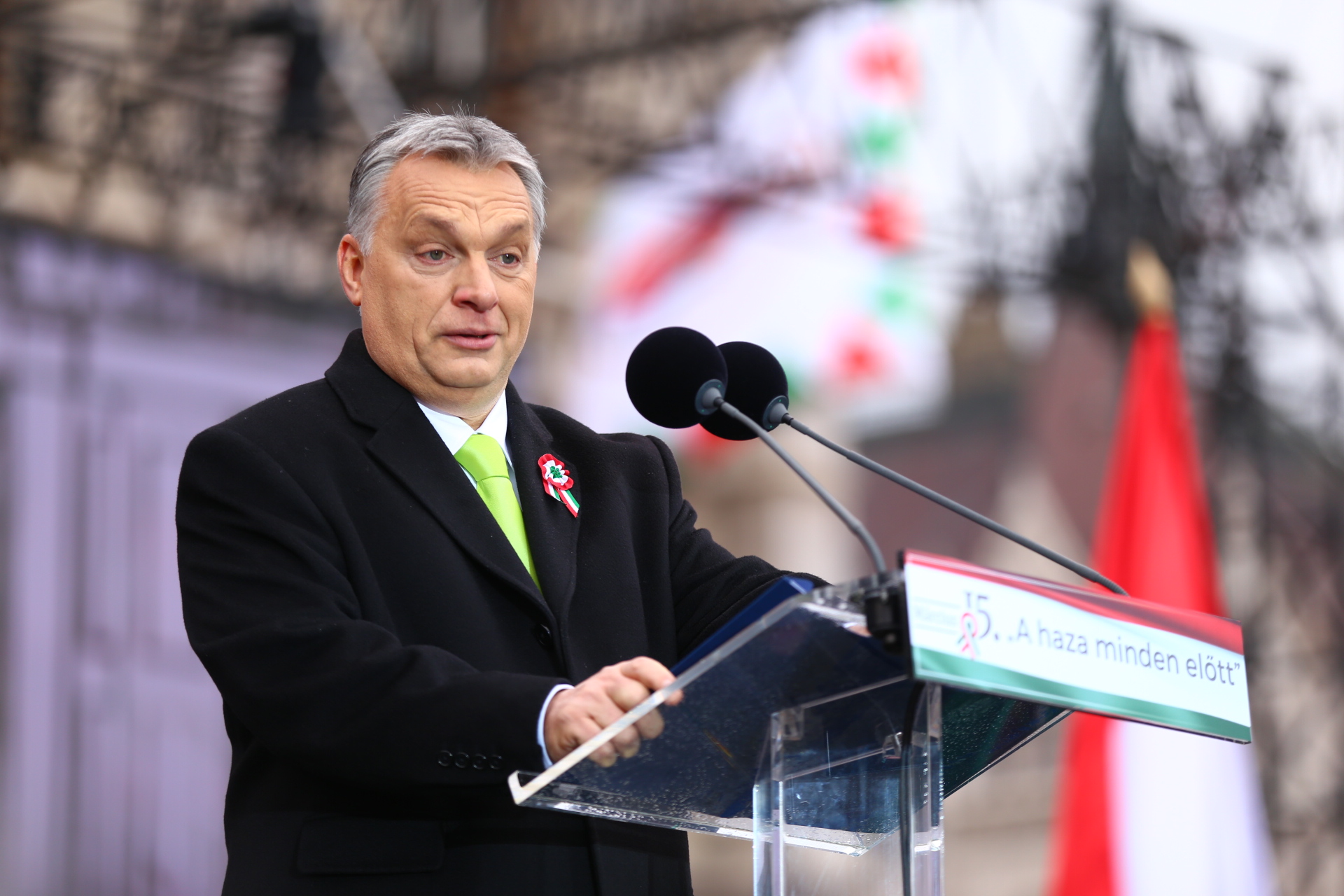 A Fidesz német szövetségese szerint Orbán Putyin pincsije