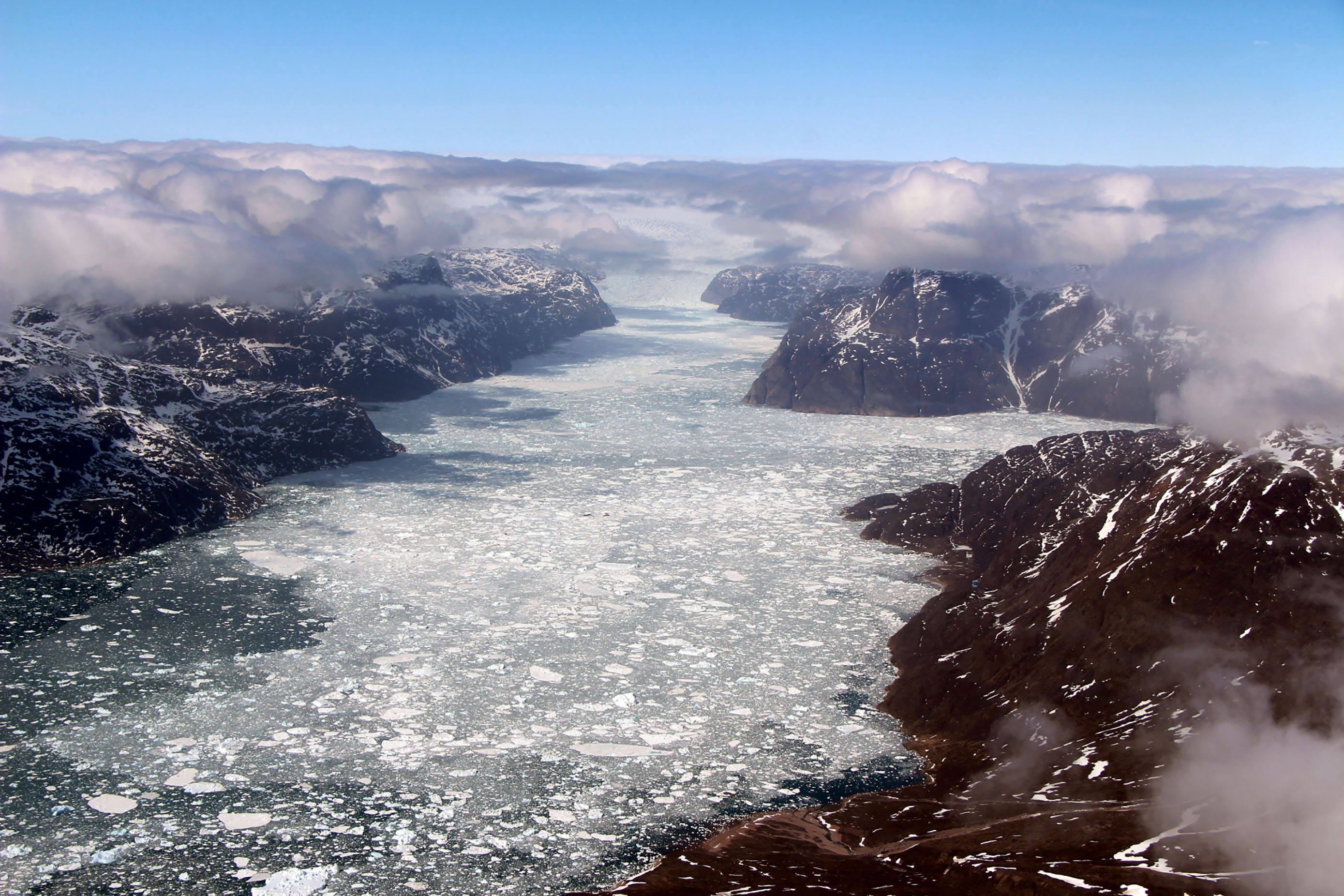 Olvadó grönlandi gleccser