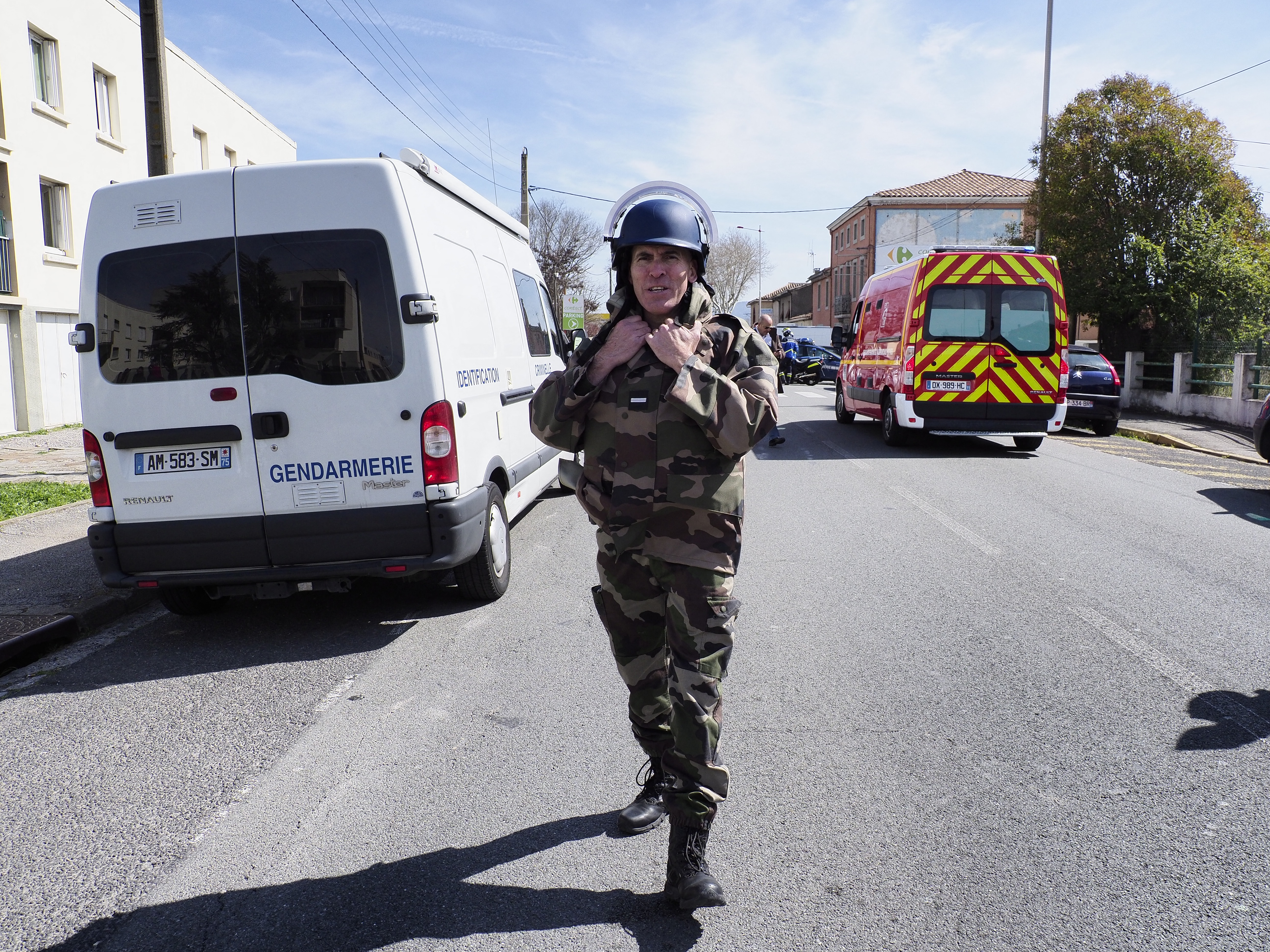 Lelőtte a rendőrség a franciaországi fegyveres túszejtőt