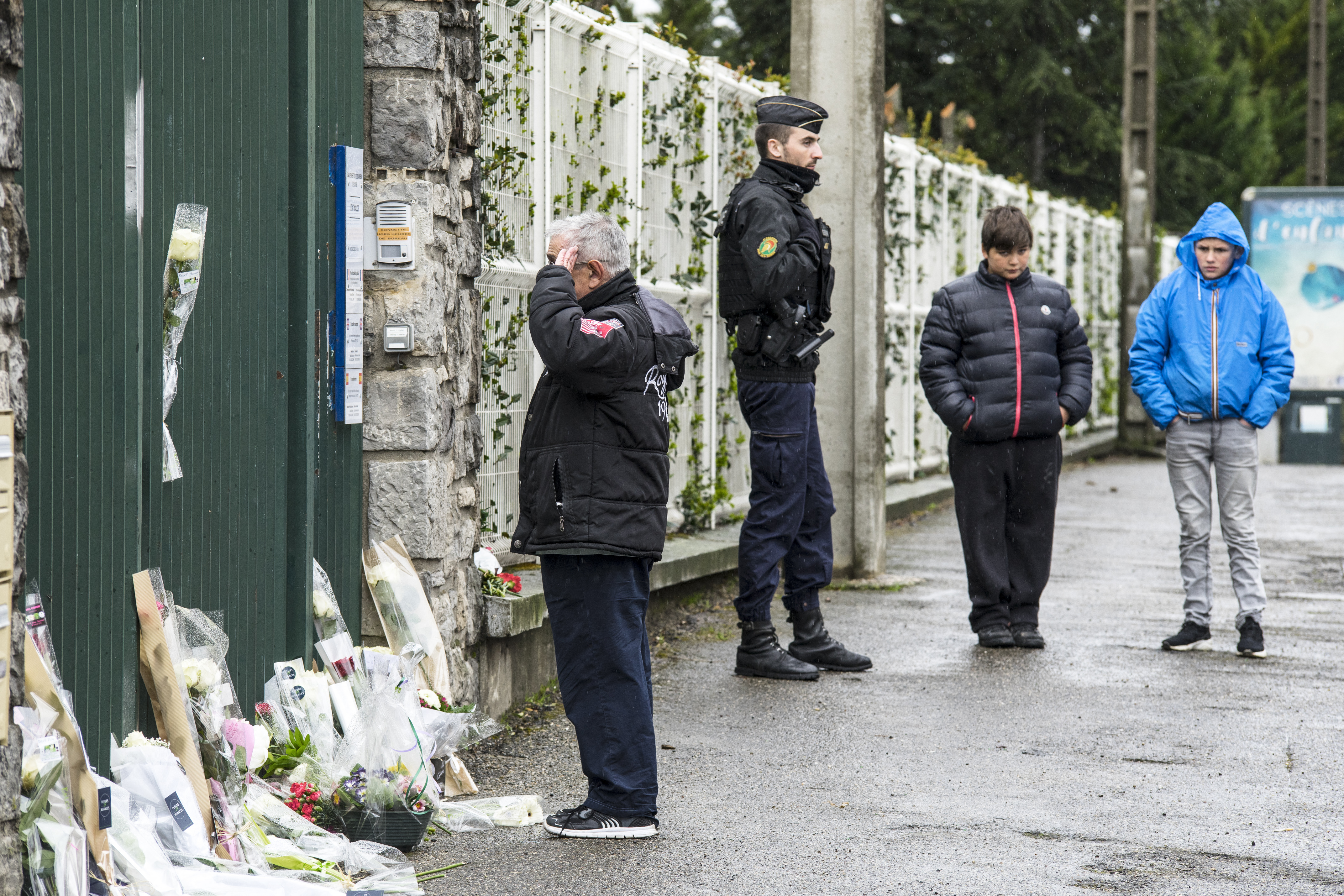 Házi készítésű pokolgépeket találtak a franciaországi túszdráma helyszínén