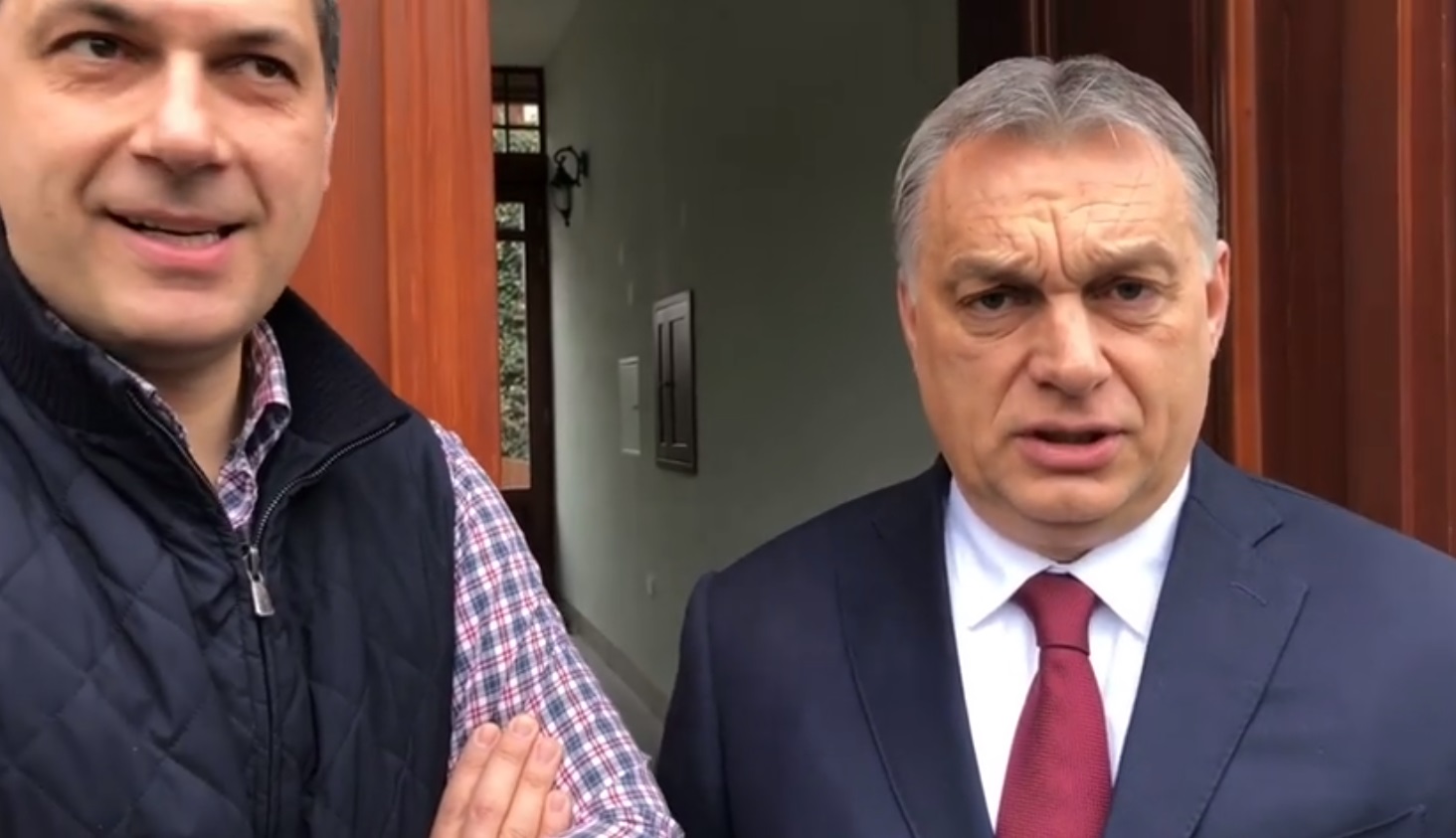 Orbán Viktor Lázár Jánosnál pizsamapartizott