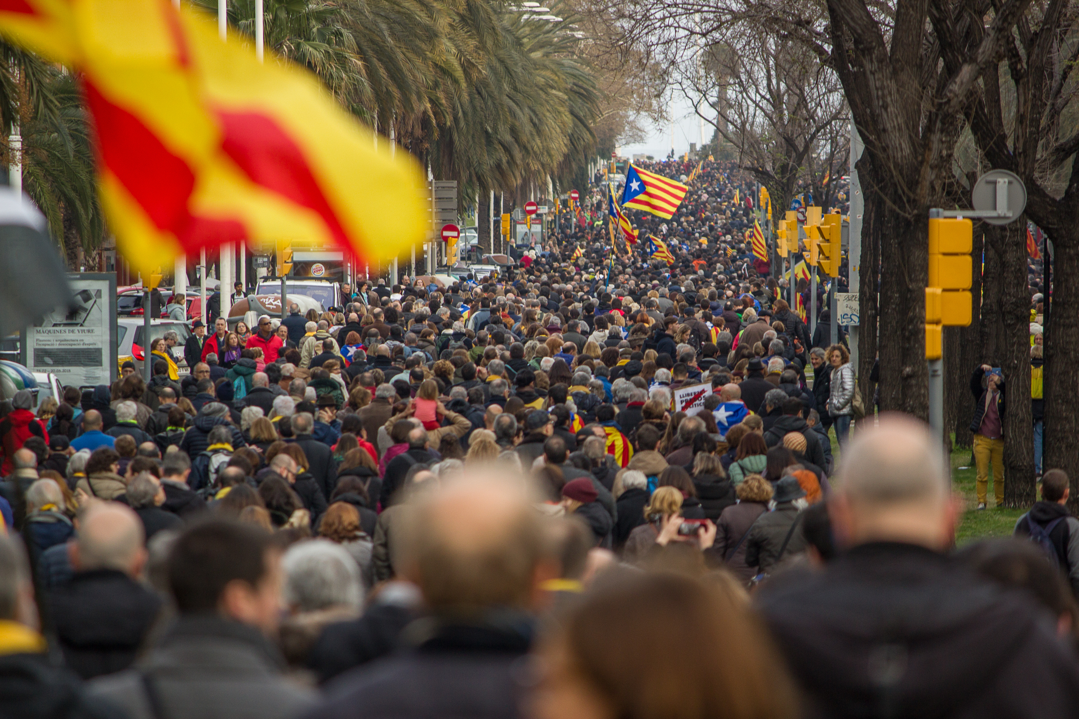 Autópályákat zártak le katalán függetlenségpárti tüntetők