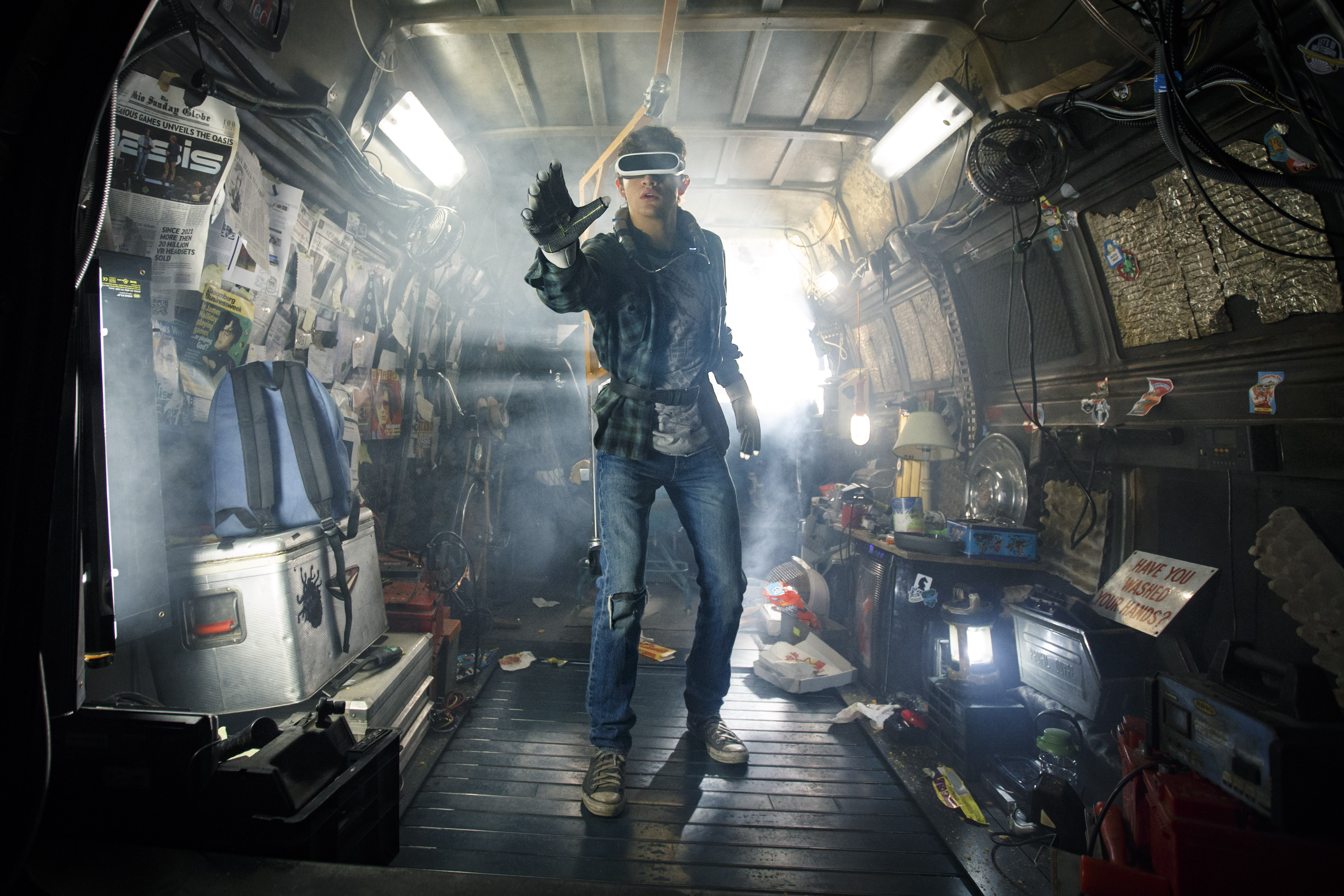 Spielberg virtuális valóságában nem élnénk, de két órára őrülten szórakoztató elmerülni benne