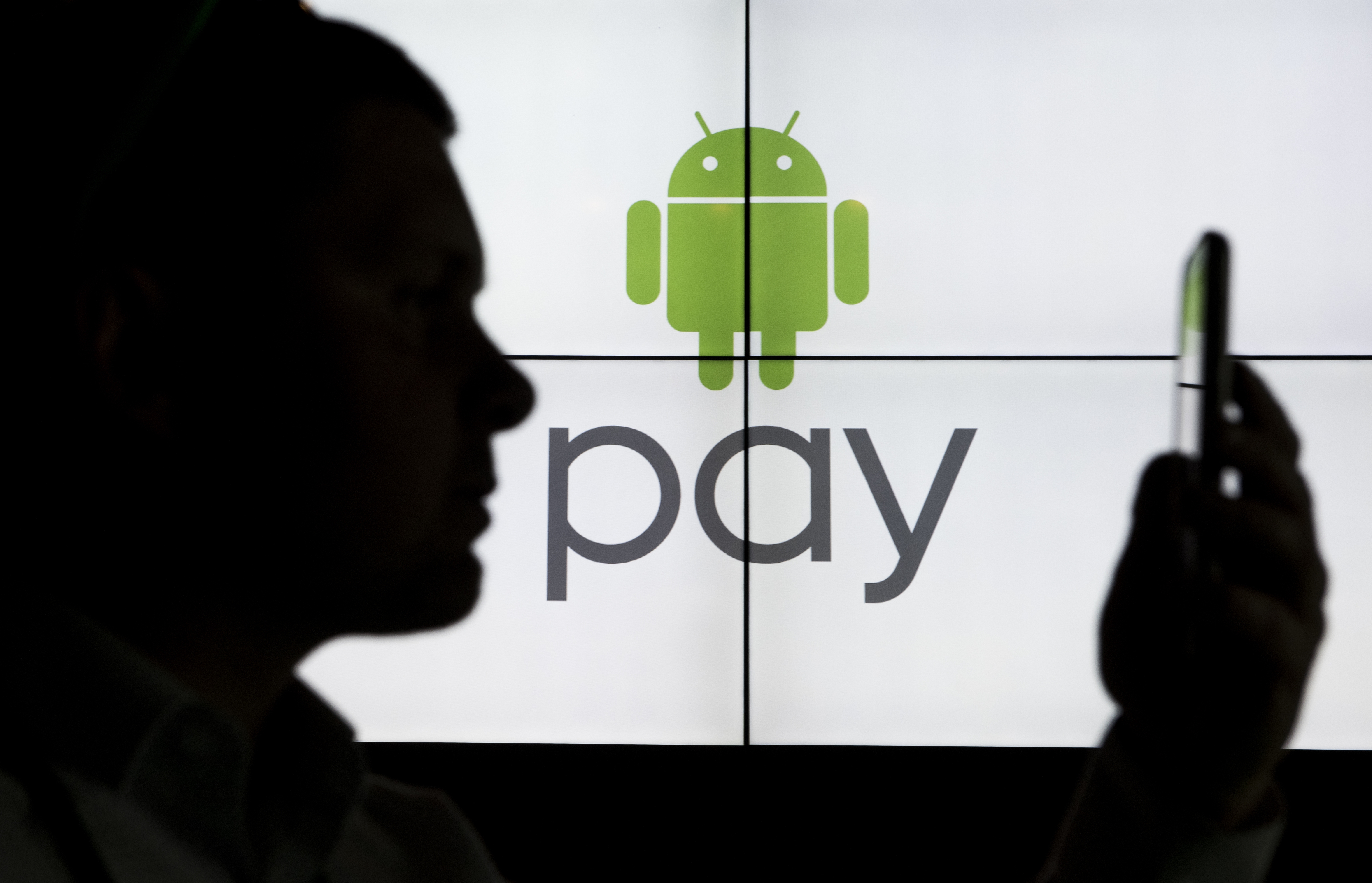 Itt a válasz a rekordbírságra: a Google pénzt kérne az Androidért