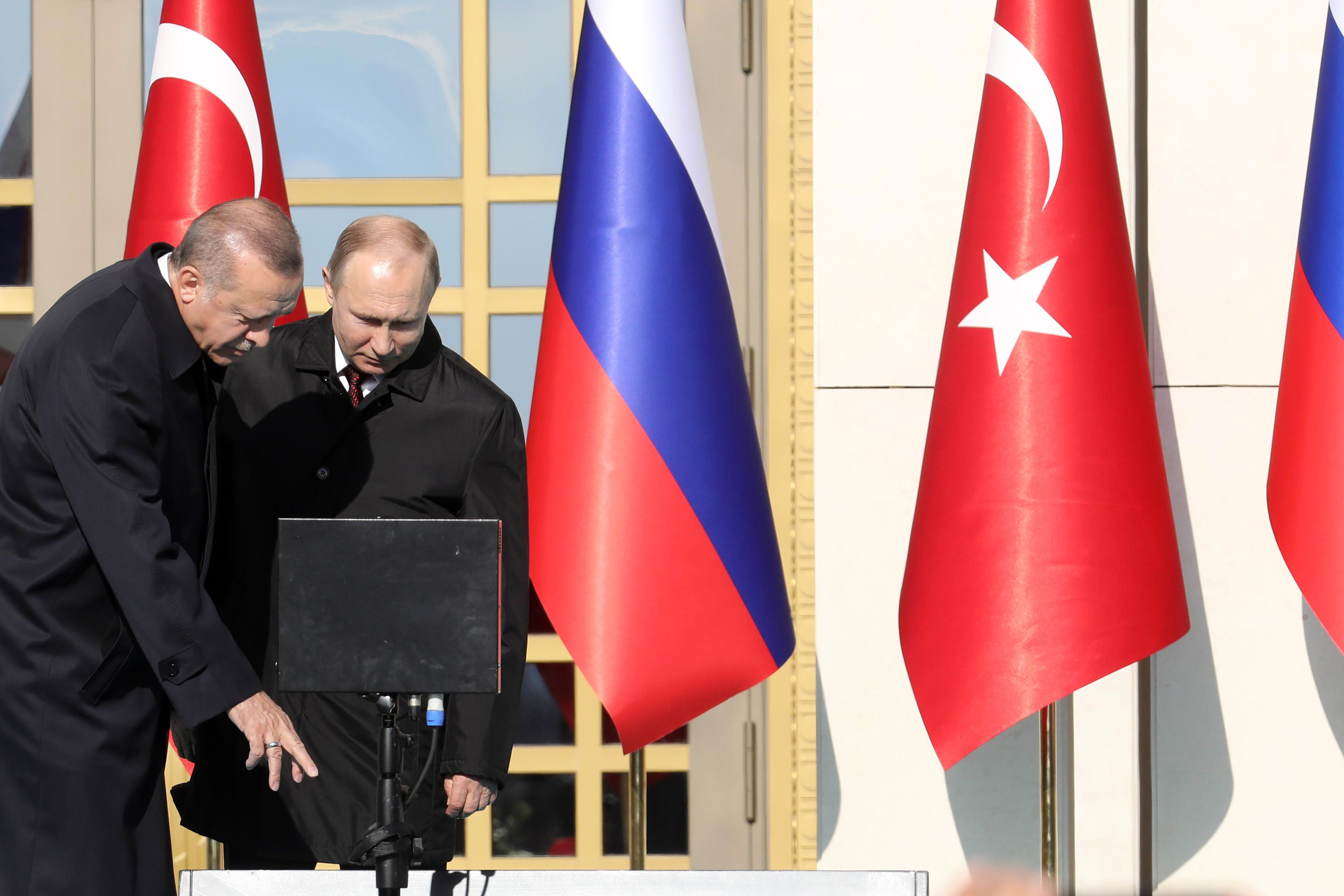 Putyin és Erdogan videoüzenetben tette le az első törökországi atomerőmű alapkövét