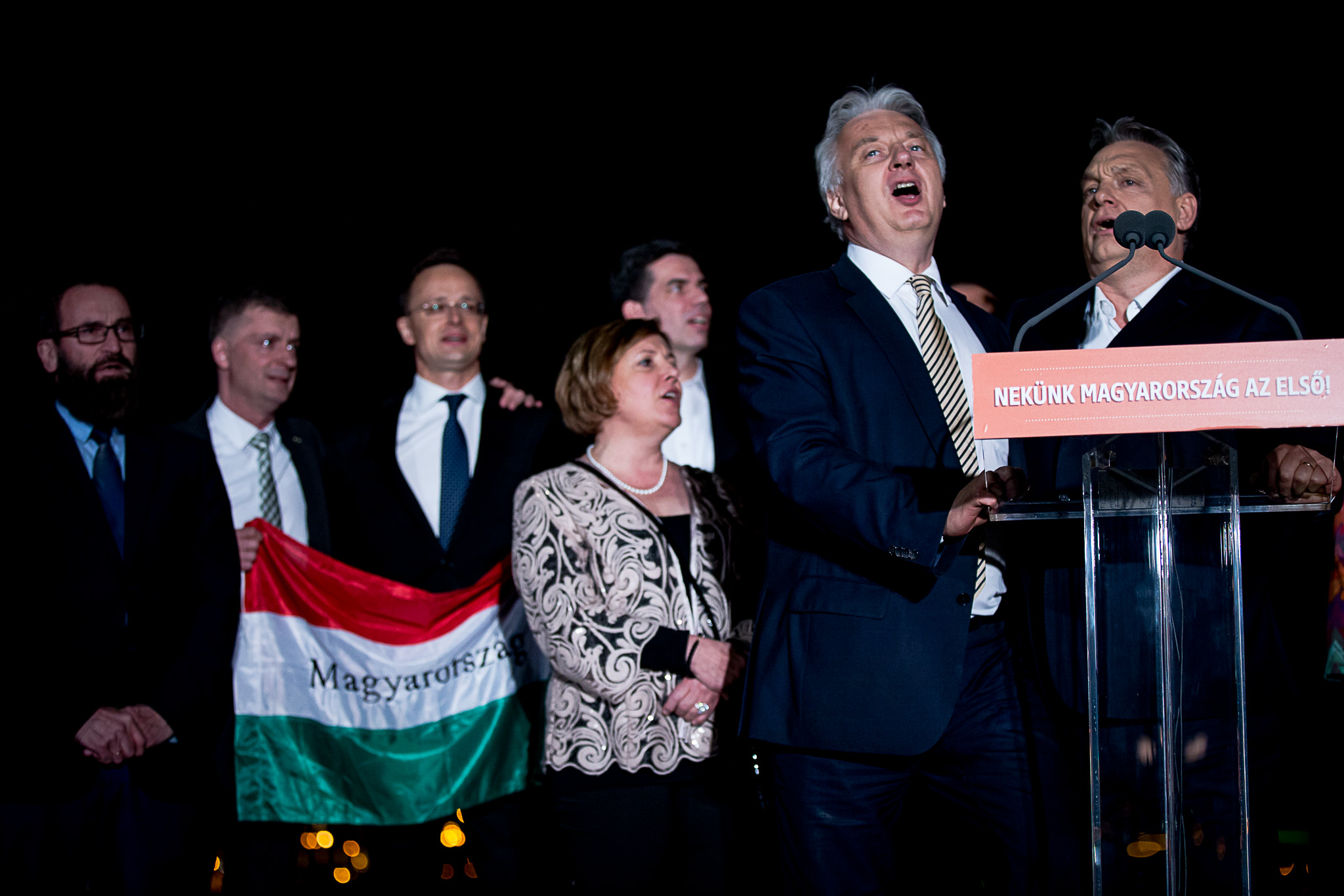 Így dalolt a Fidesz vezetése az újabb kétharmados győzelem  után